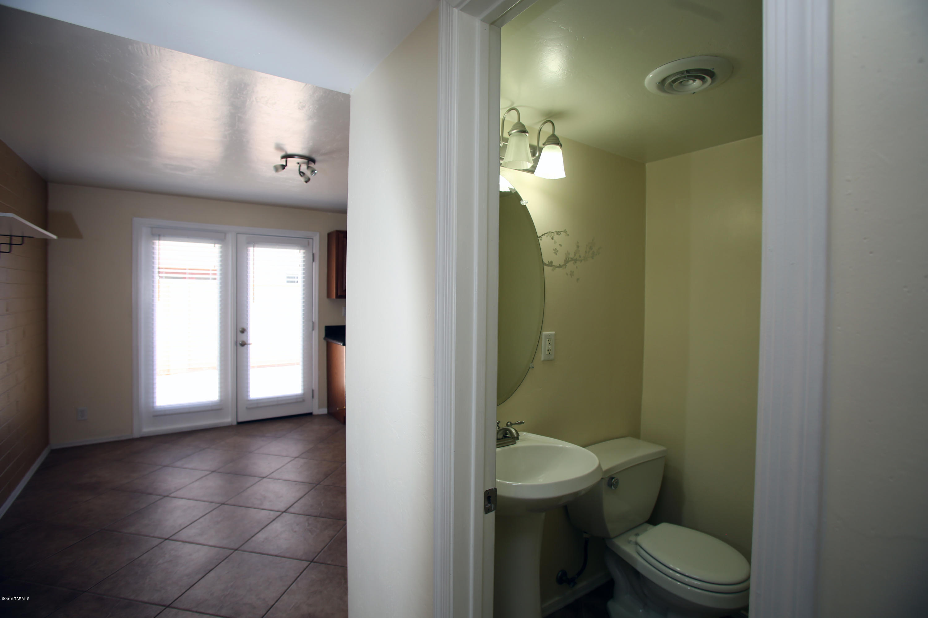Villa Venice Condos - Residential