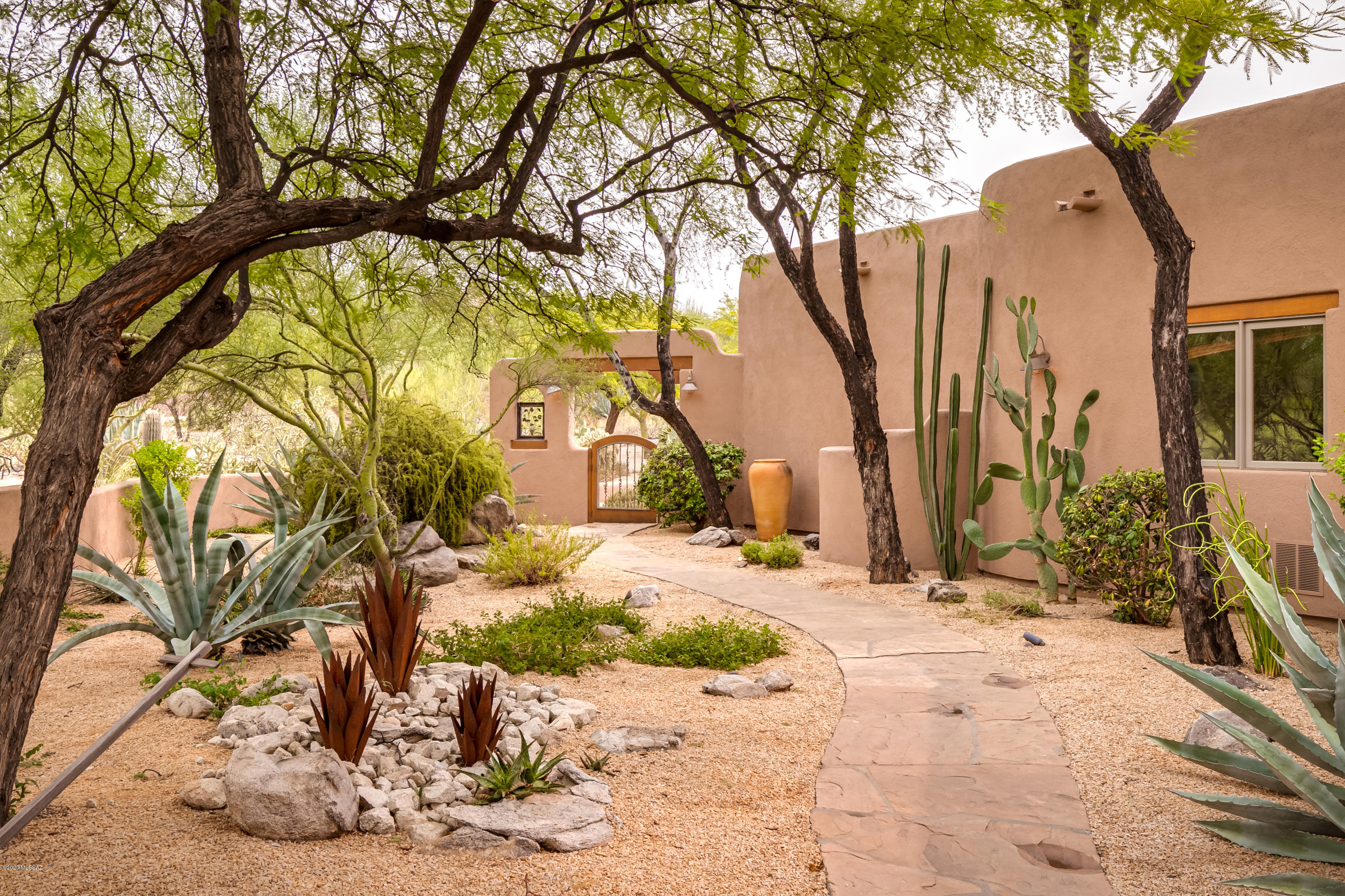 Honey Bee Ridge(The Estates At) - Residential