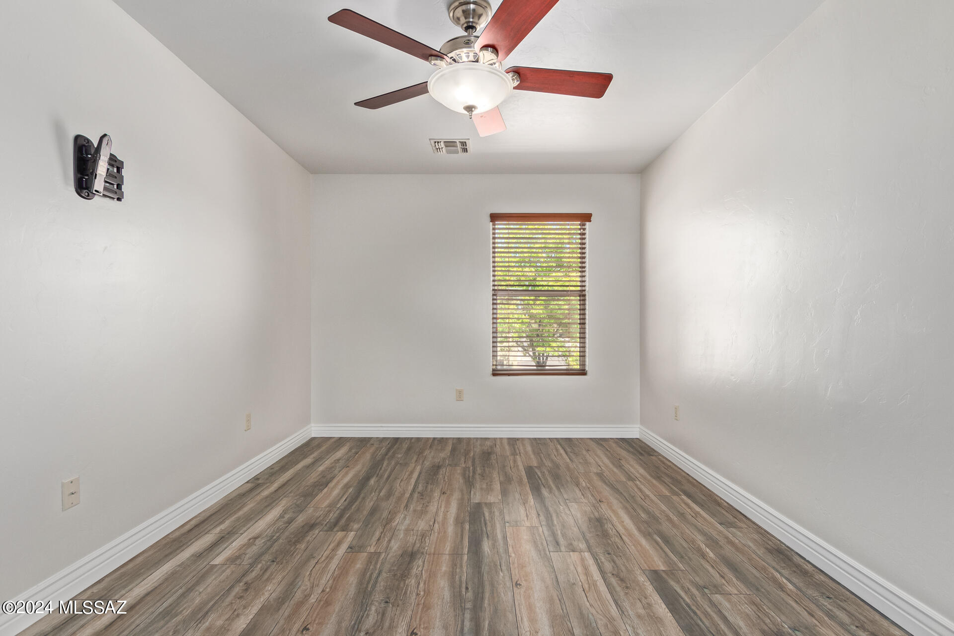 Valstate II (1-136) - Residential Lease