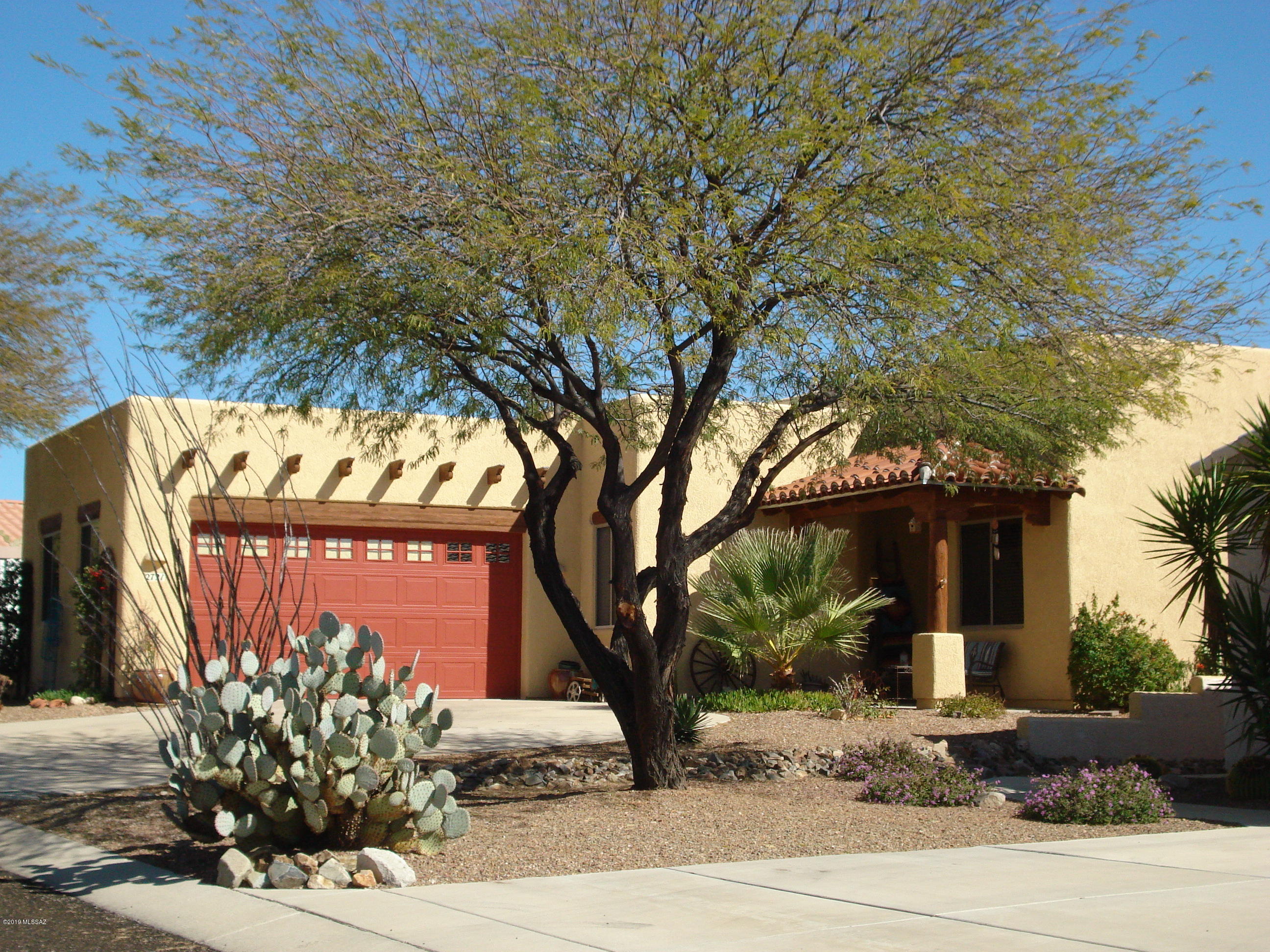 Falcon Ridge ''ADULT COMMUNITY''.  Delightful property.  Pride is reflected in the  2 BD, 2 BA  + Den home.  Spacious Great Room.  Large kitchen with breakfast bar. Split Bedroom Plan. Master bedroom has bay window and large walk-in closet. Lovely back yard with beautiful shade tree, fountain and many plantings.  Covered patio also for your enjoyment.   Spiral Staircase with deck to enjoy the beautiful sunrise and sunsets.  Don't miss this opportunity!!