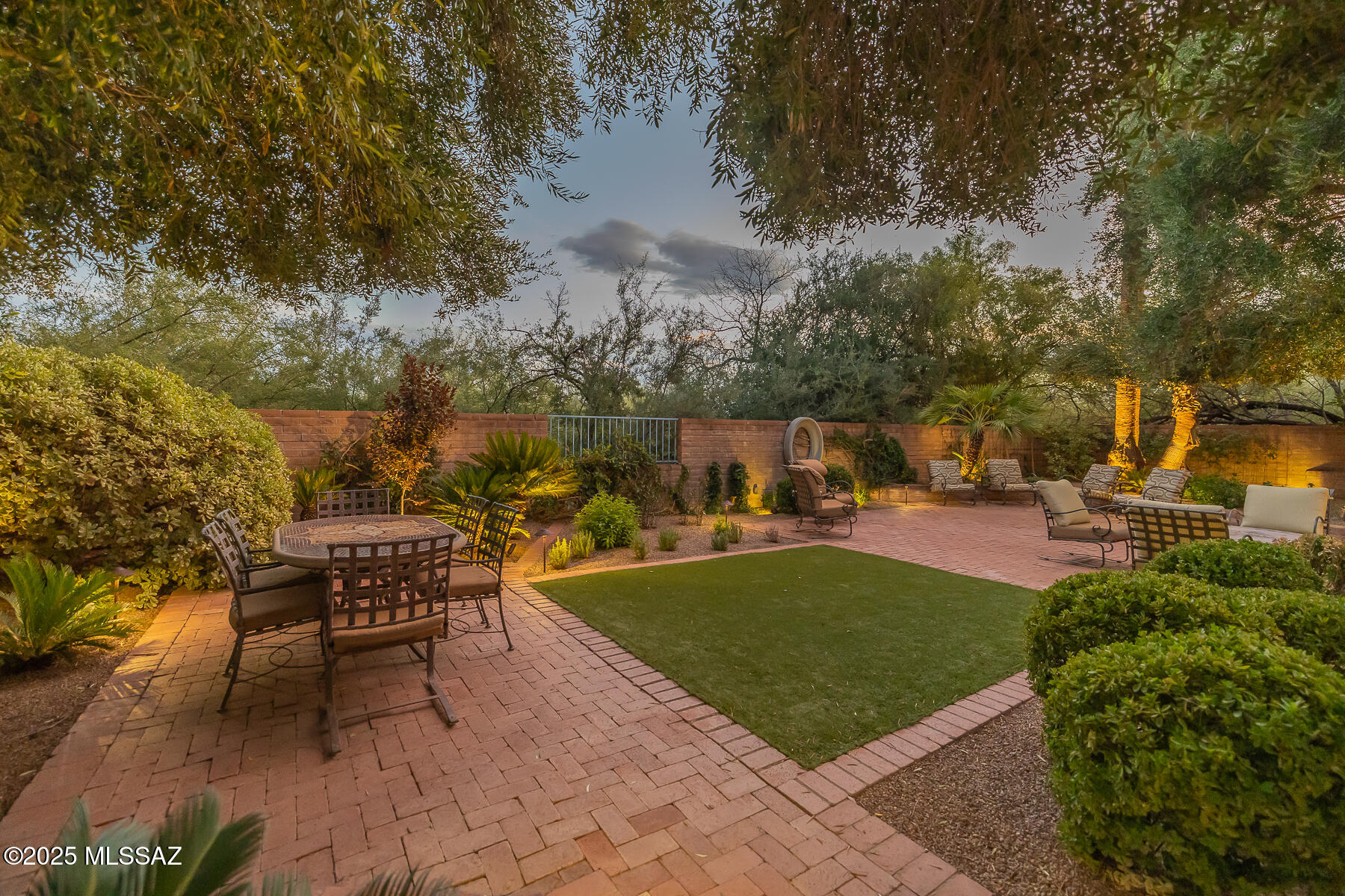 Riverbend - Sabino Canyon Road  (1-97) - Residential