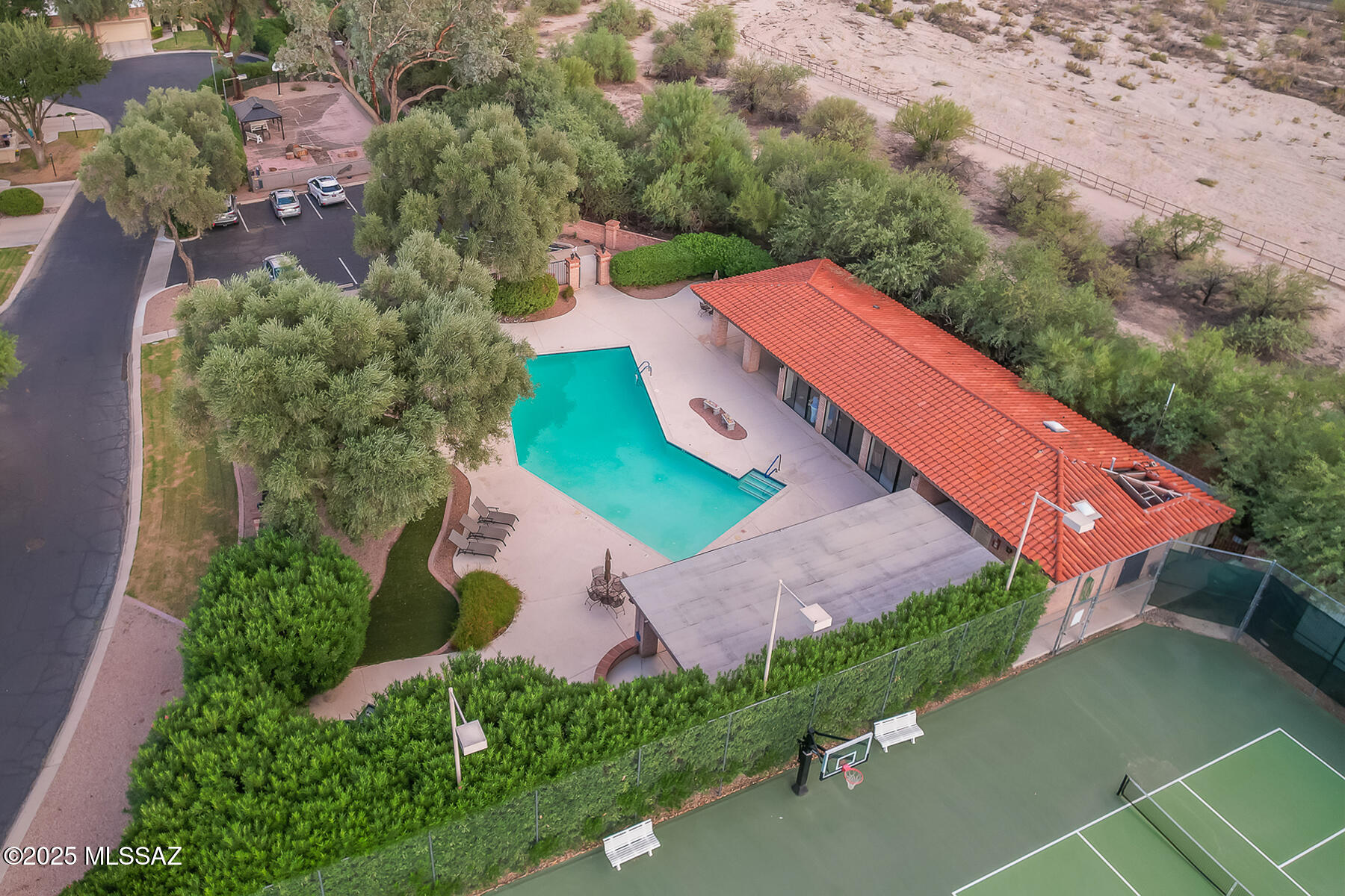 Riverbend - Sabino Canyon Road  (1-97) - Residential