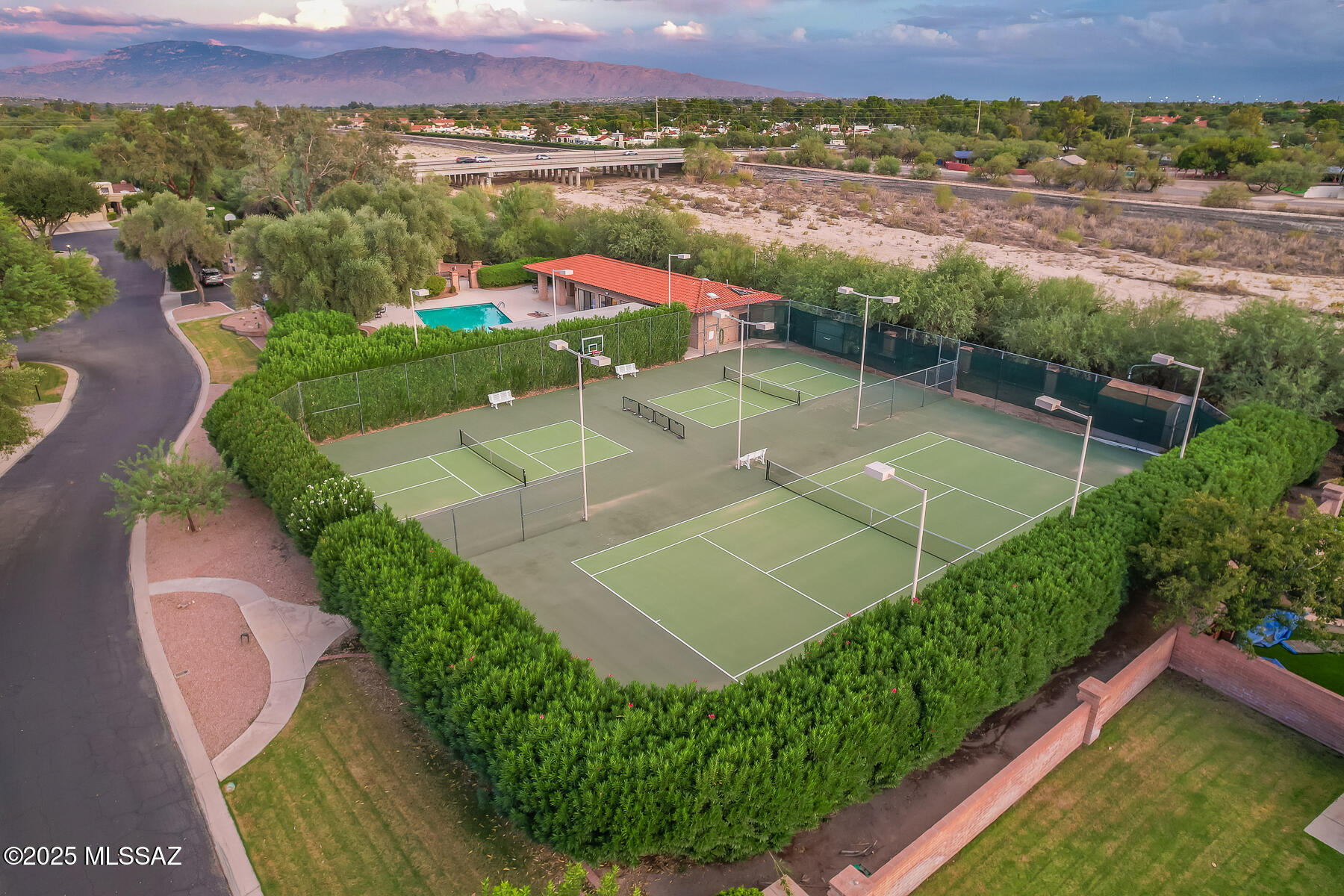 Riverbend - Sabino Canyon Road  (1-97) - Residential
