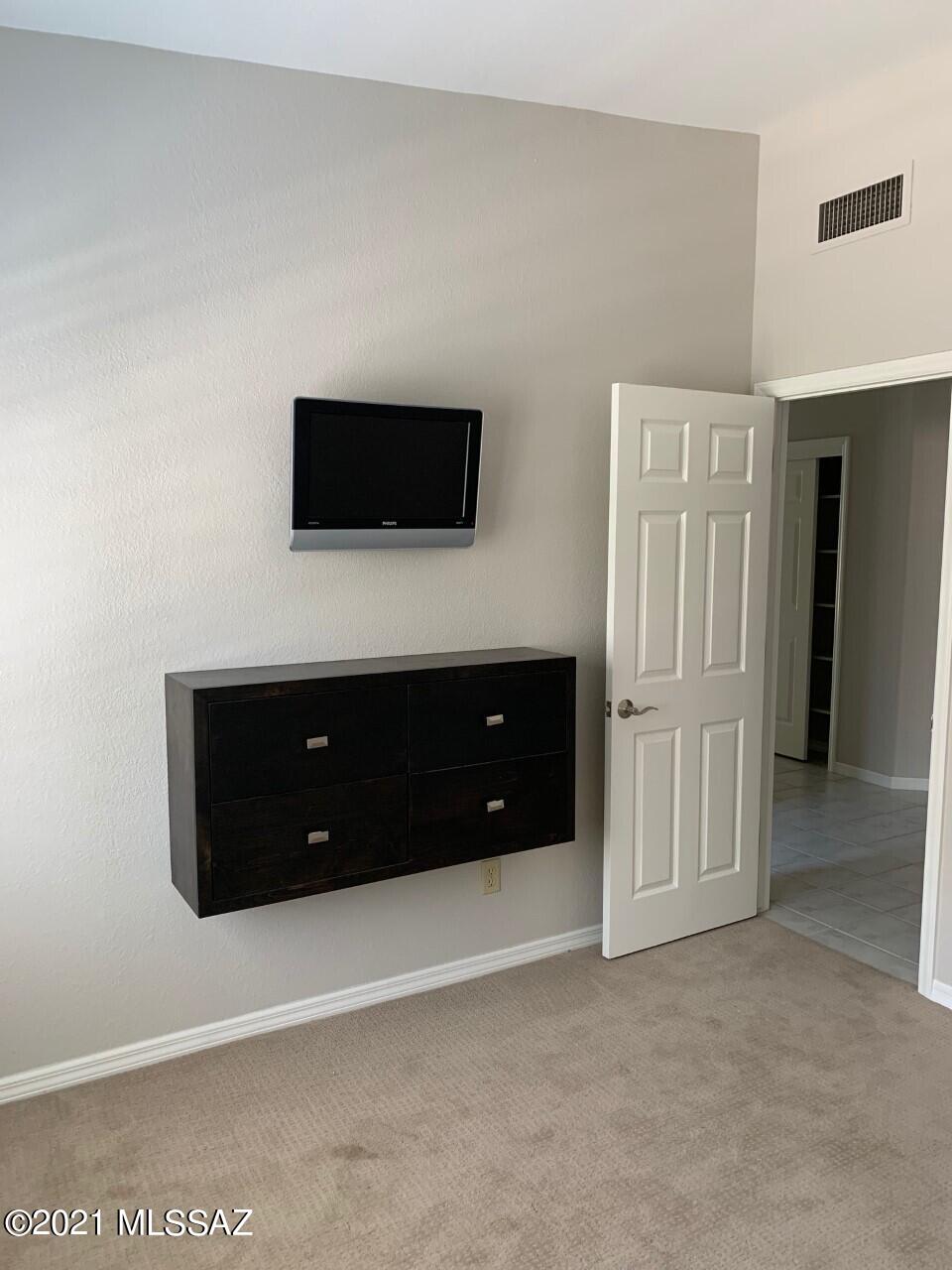 Ridge 4 (1-51) - Residential Lease