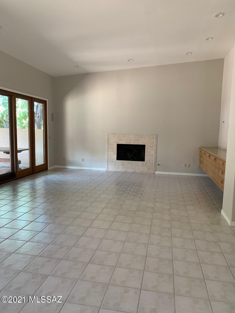 Ridge 4 (1-51) - Residential Lease
