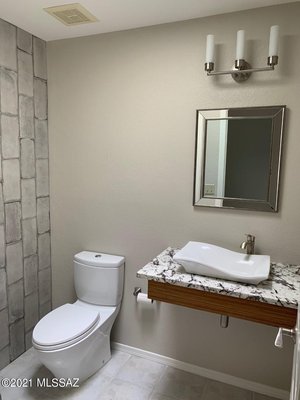 Ridge 4 (1-51) - Residential Lease