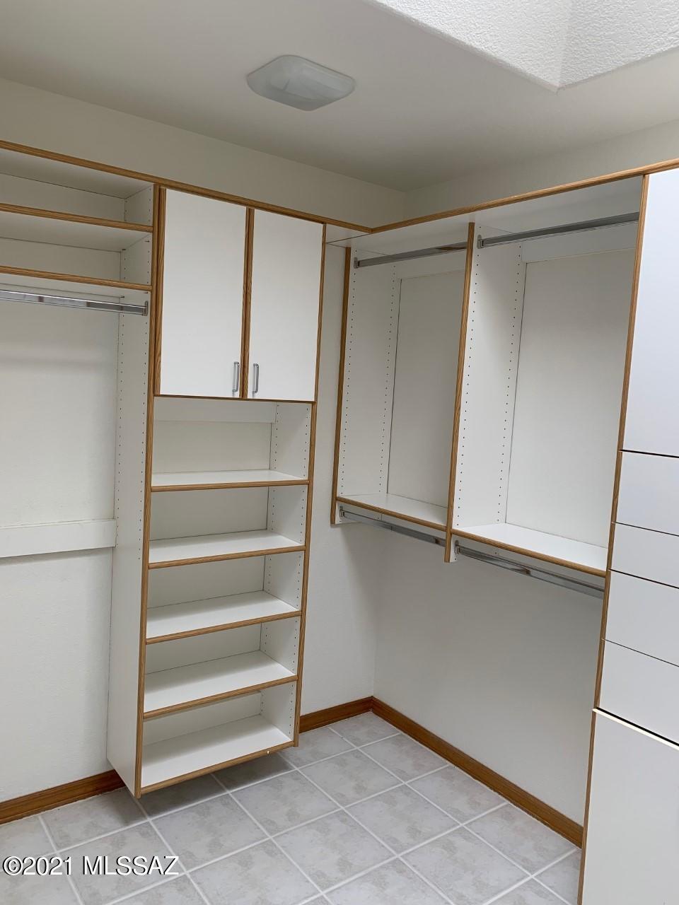 Ridge 4 (1-51) - Residential Lease