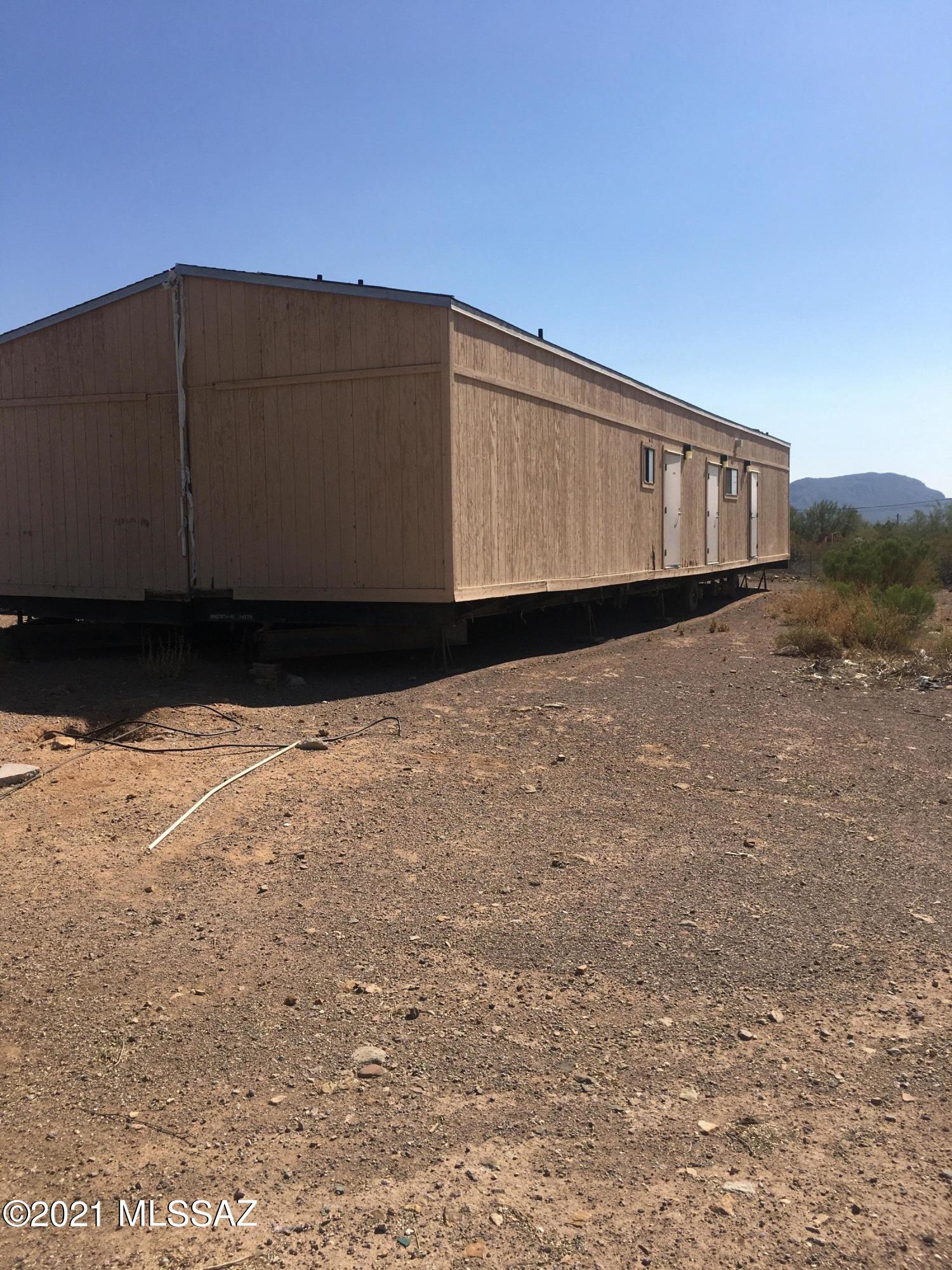 Nice 3 Bedroom 2 Bath Mobil home on a 1 acre lot. With a separate mobil home included. Seller does not have title for additional mobil home there for buyer would need to obtain an abandon title for additional mobil home.