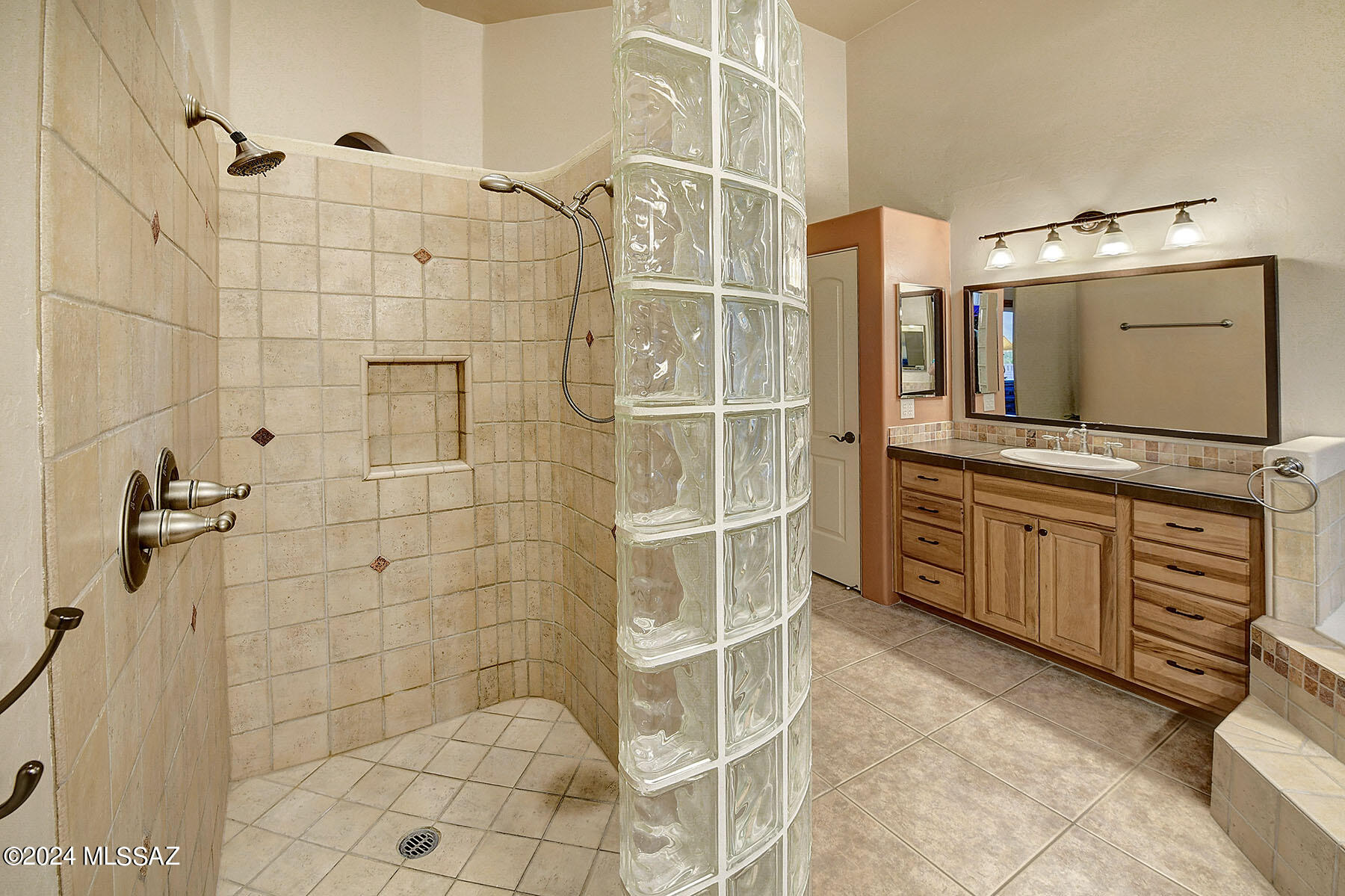 San Ignacio Heights Resub (1,2, 157-165) - Residential