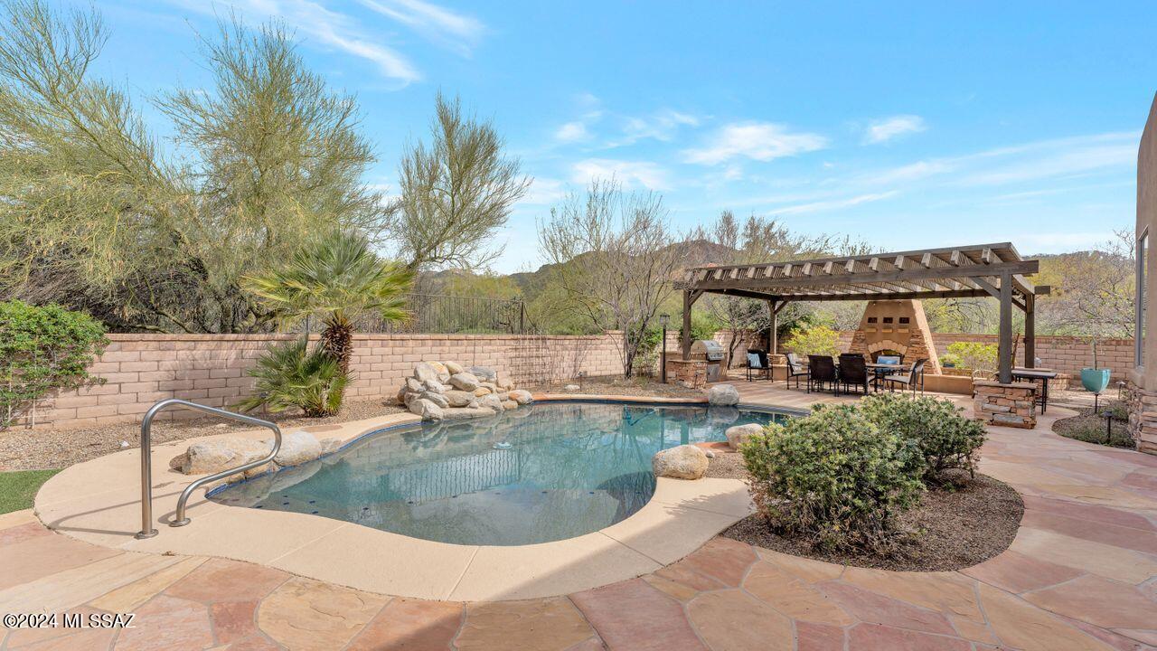 Dos Lagos at Dove Mountain (1-91) - Residential