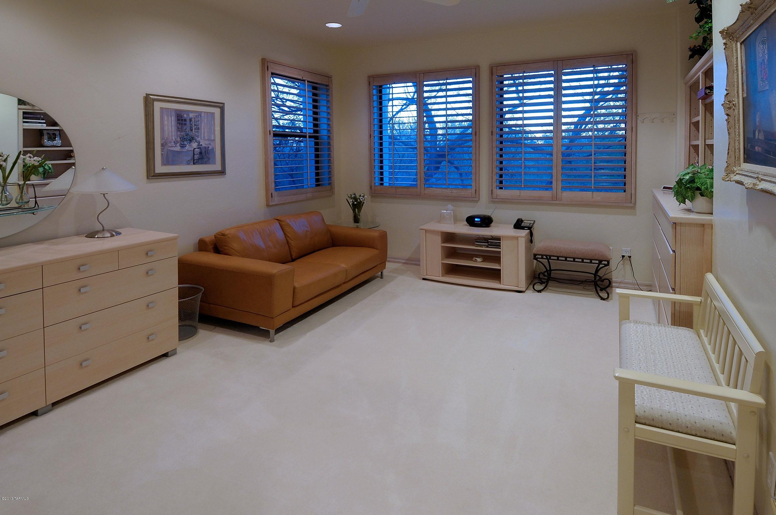 Finisterra (1-210) - Residential