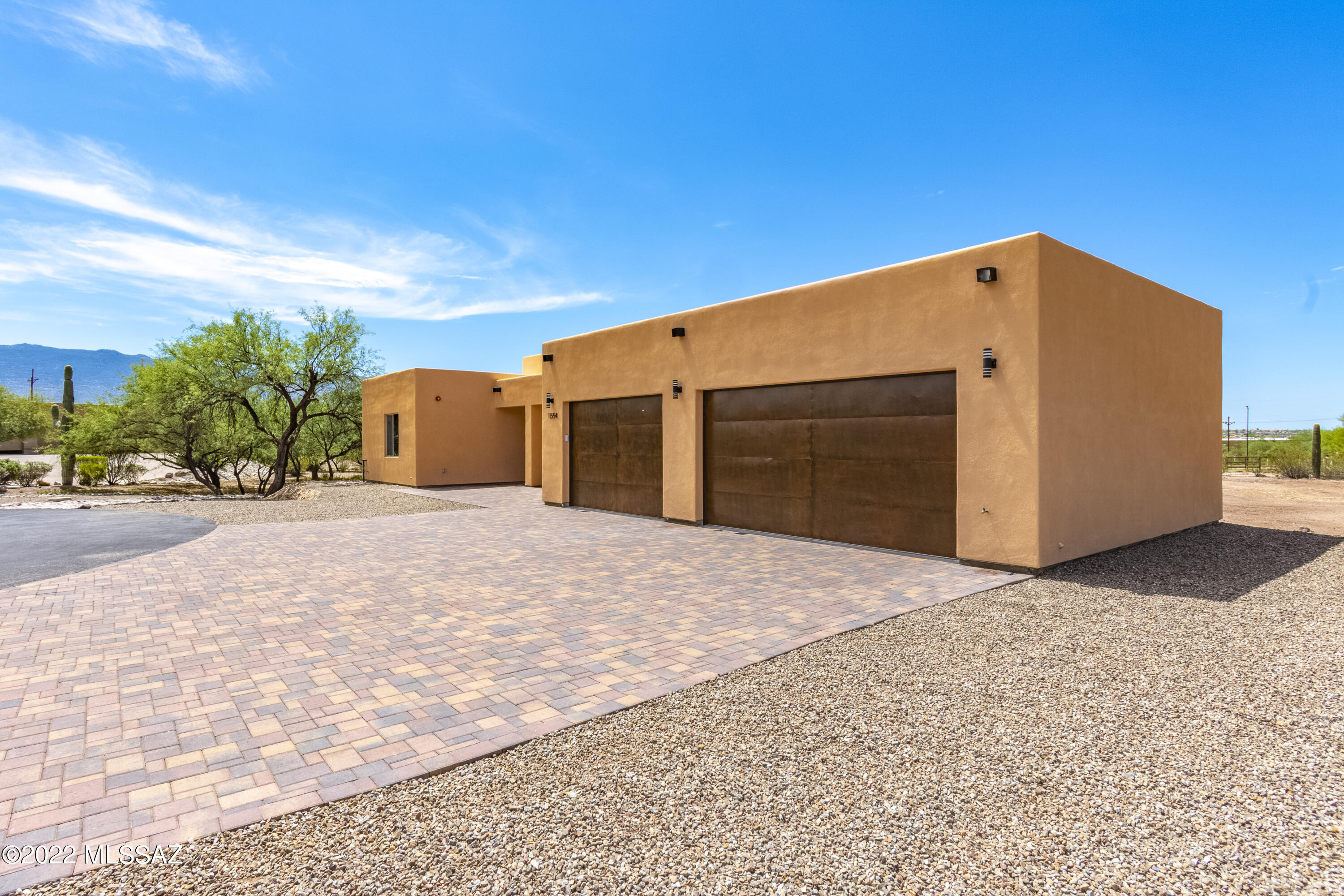 Hacienda De Tanque Verde (1-12) - Residential