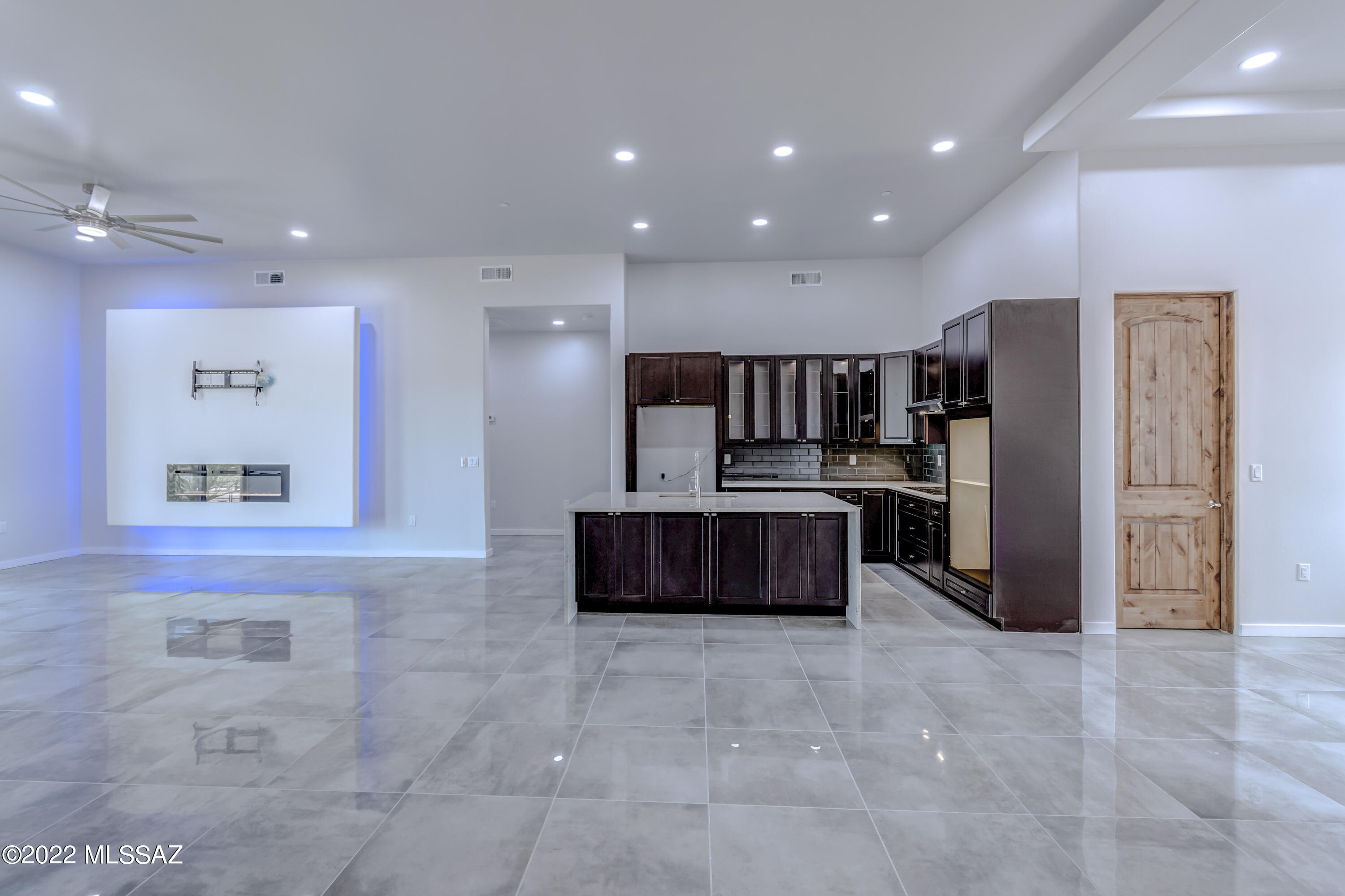 Hacienda De Tanque Verde (1-12) - Residential