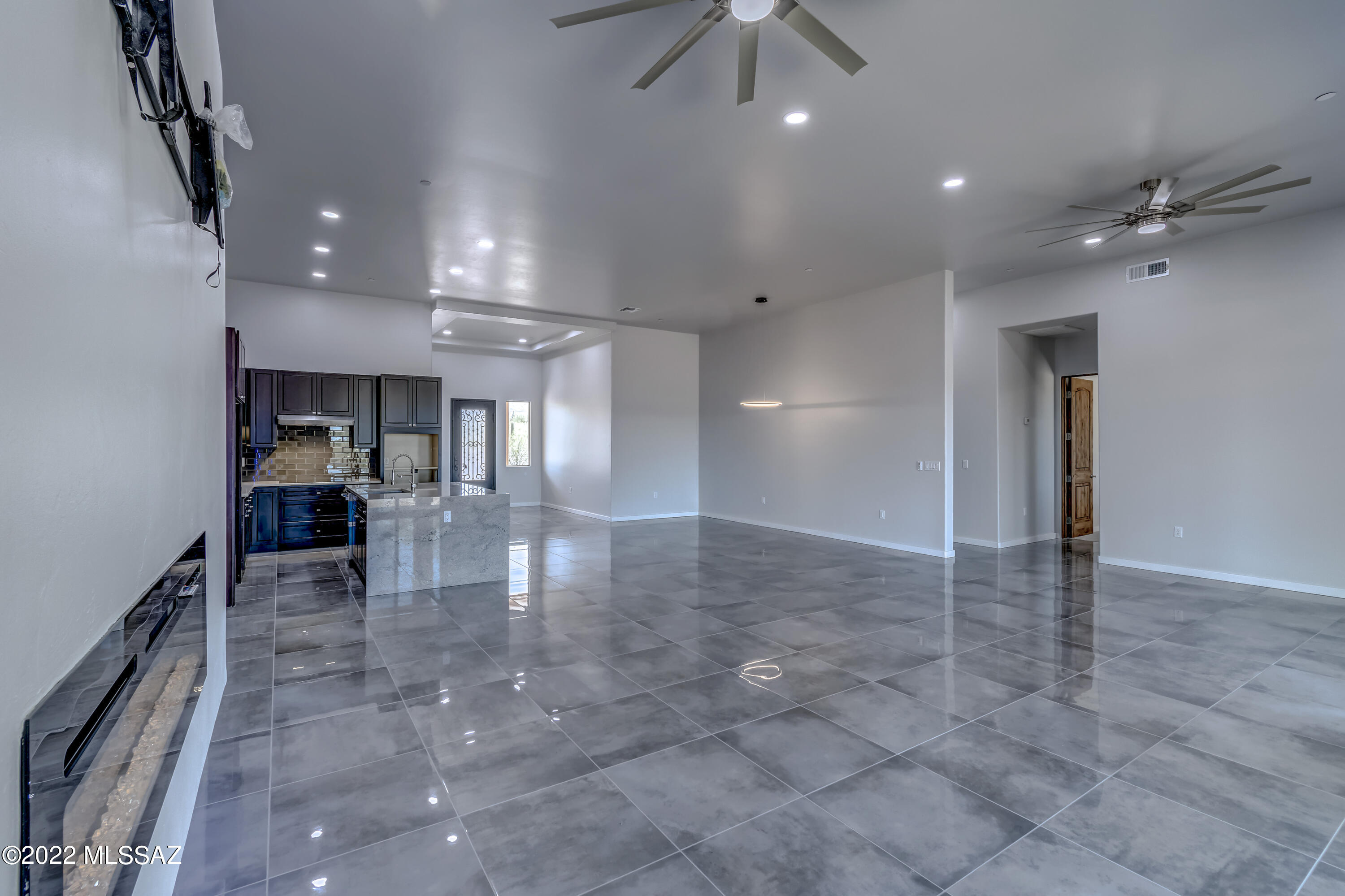 Hacienda De Tanque Verde (1-12) - Residential