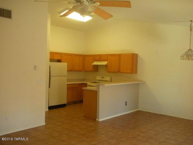 Hacienda Del Oro (1-78) - Residential Lease