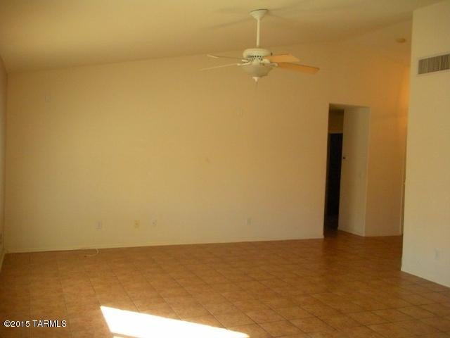 Hacienda Del Oro (1-78) - Residential Lease
