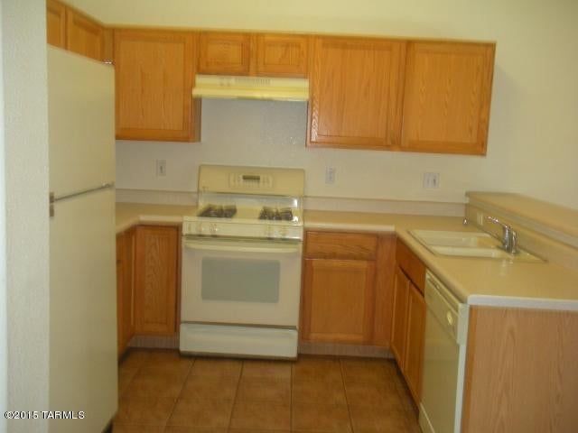 Hacienda Del Oro (1-78) - Residential Lease
