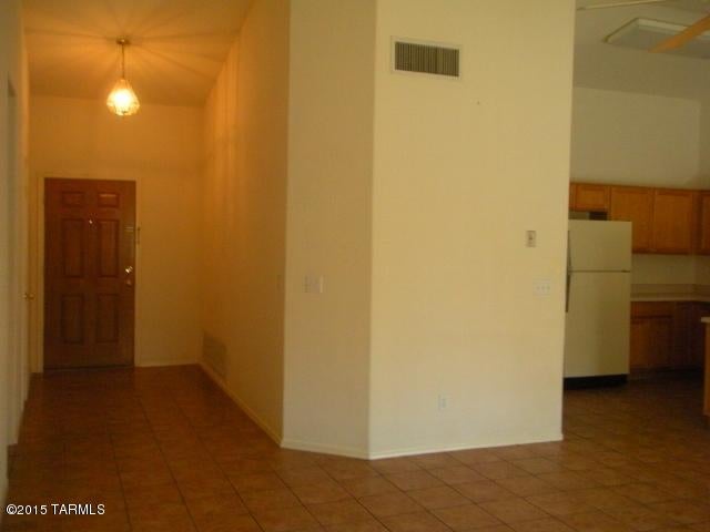 Hacienda Del Oro (1-78) - Residential Lease