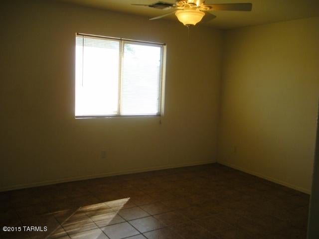 Hacienda Del Oro (1-78) - Residential Lease