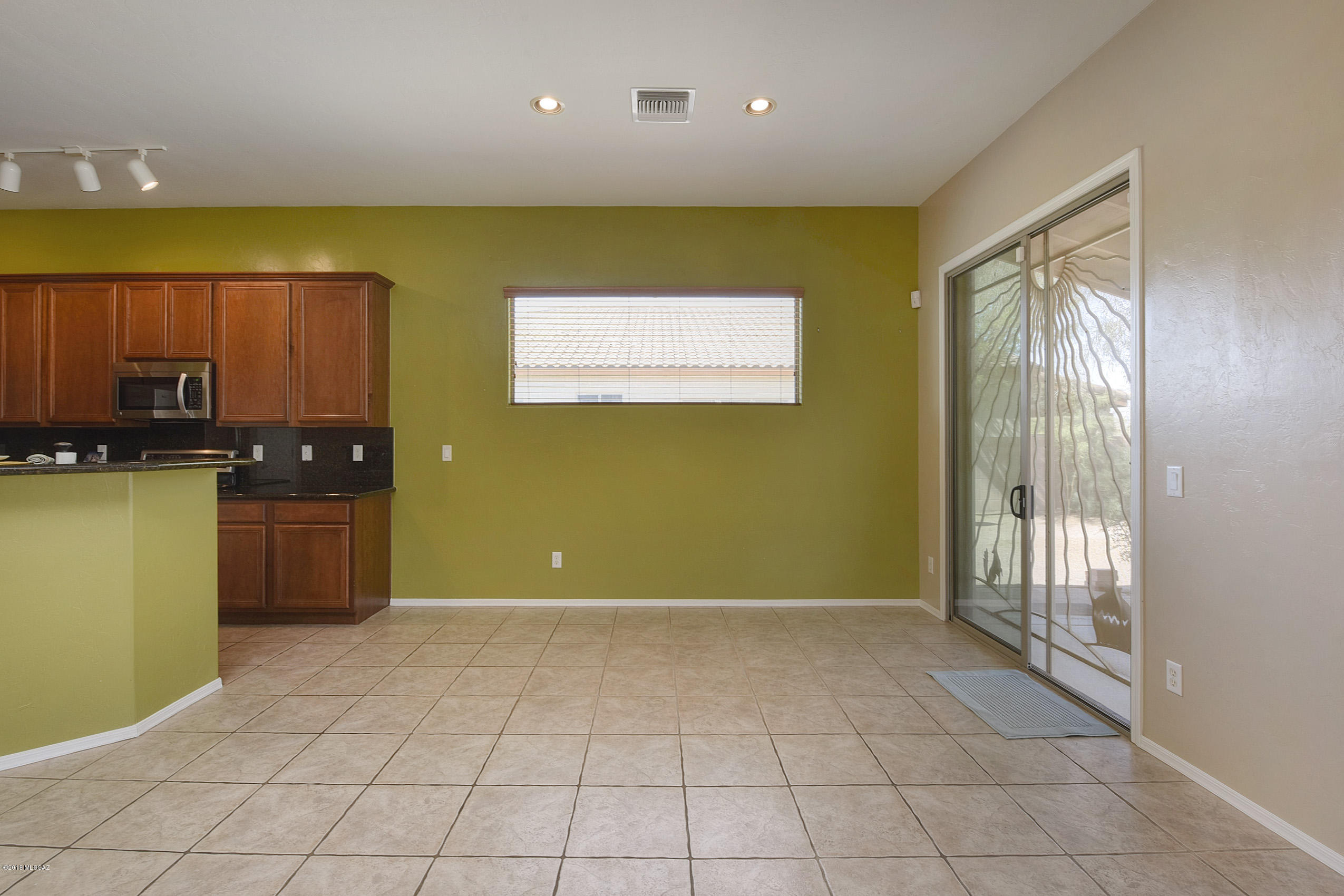 Continental Reserve Blk. 16B (1-86) - Residential