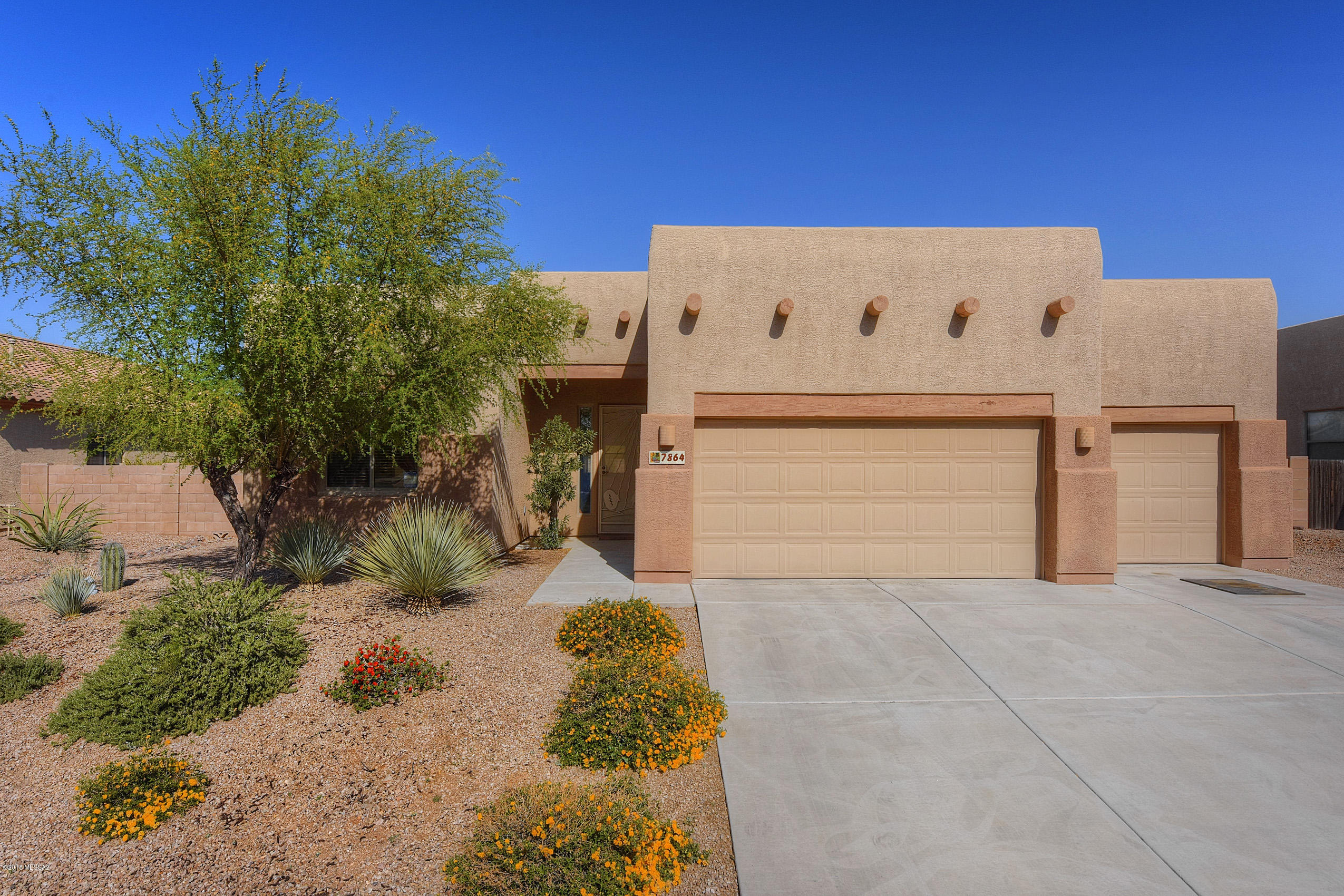 Continental Reserve Blk. 16B (1-86) - Residential