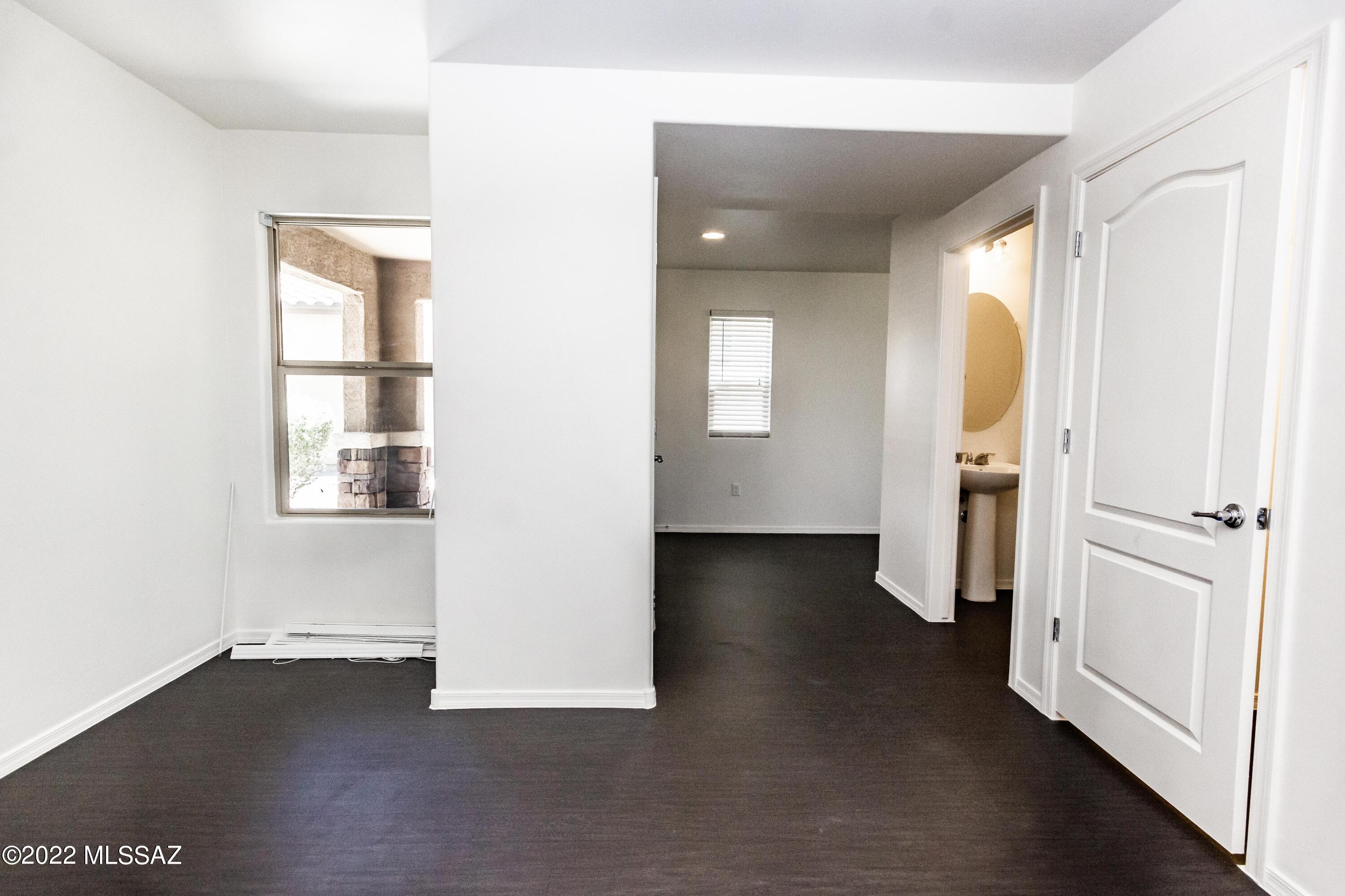 Mountain Vail Estates (136-501) - Residential Lease