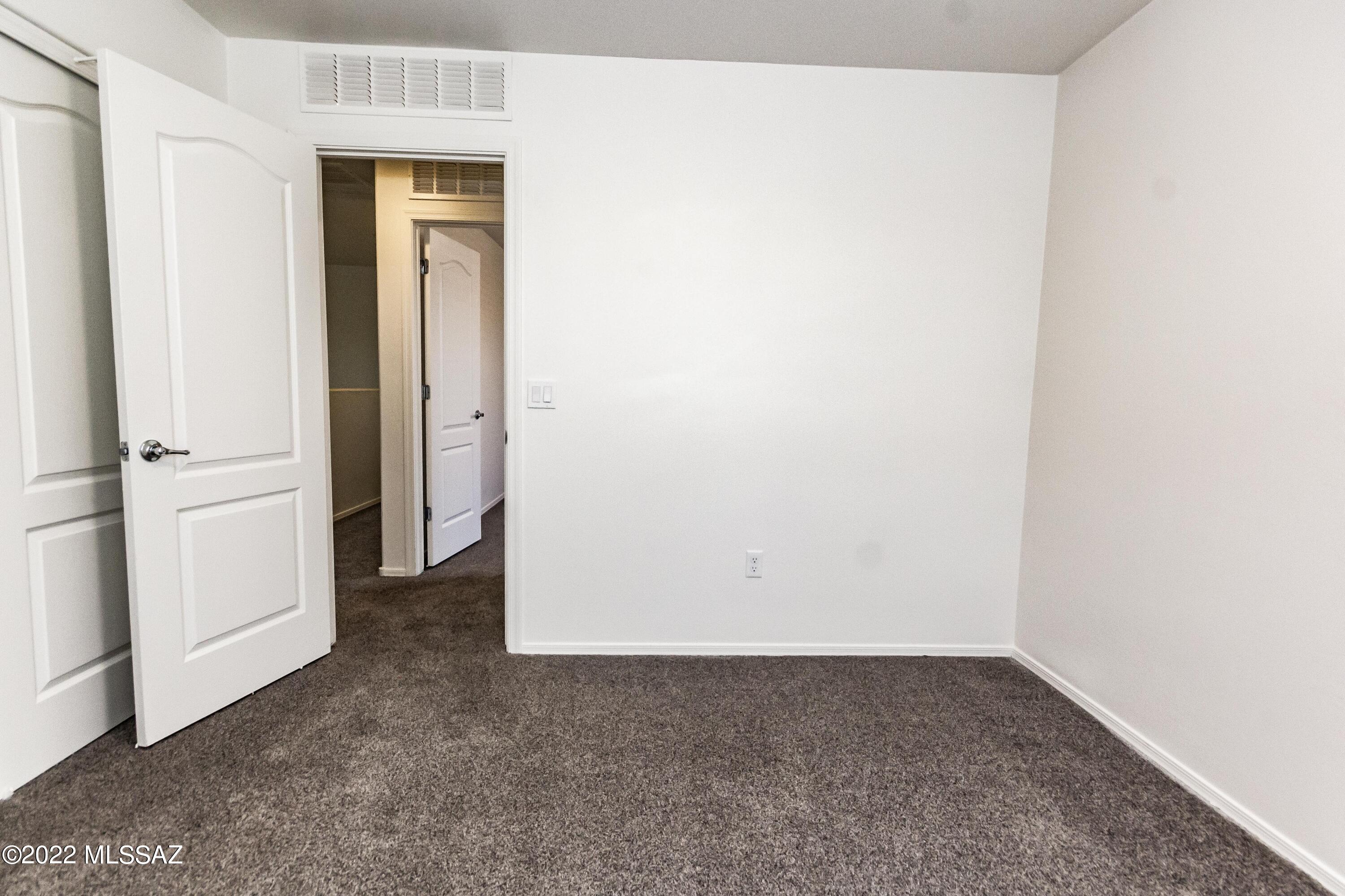 Mountain Vail Estates (136-501) - Residential Lease