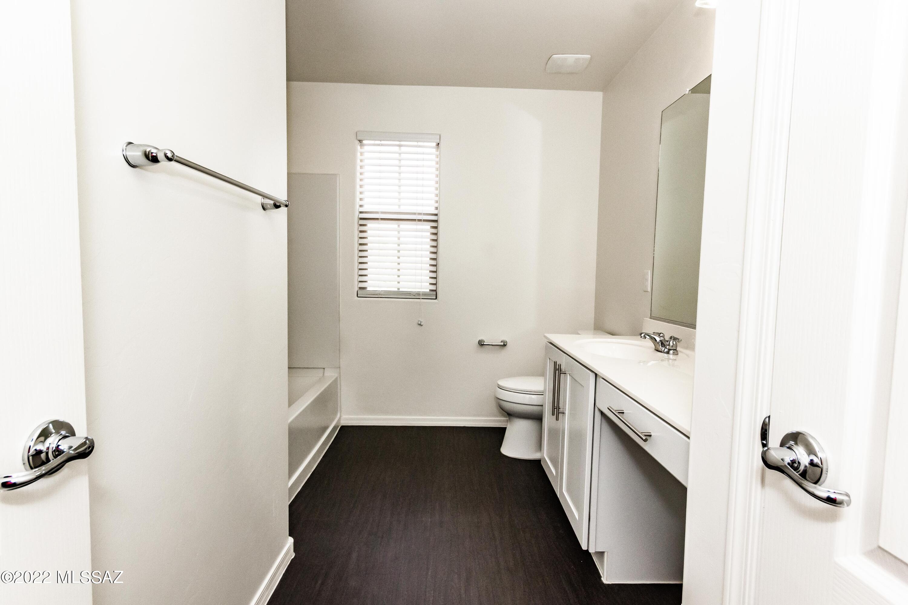Mountain Vail Estates (136-501) - Residential Lease