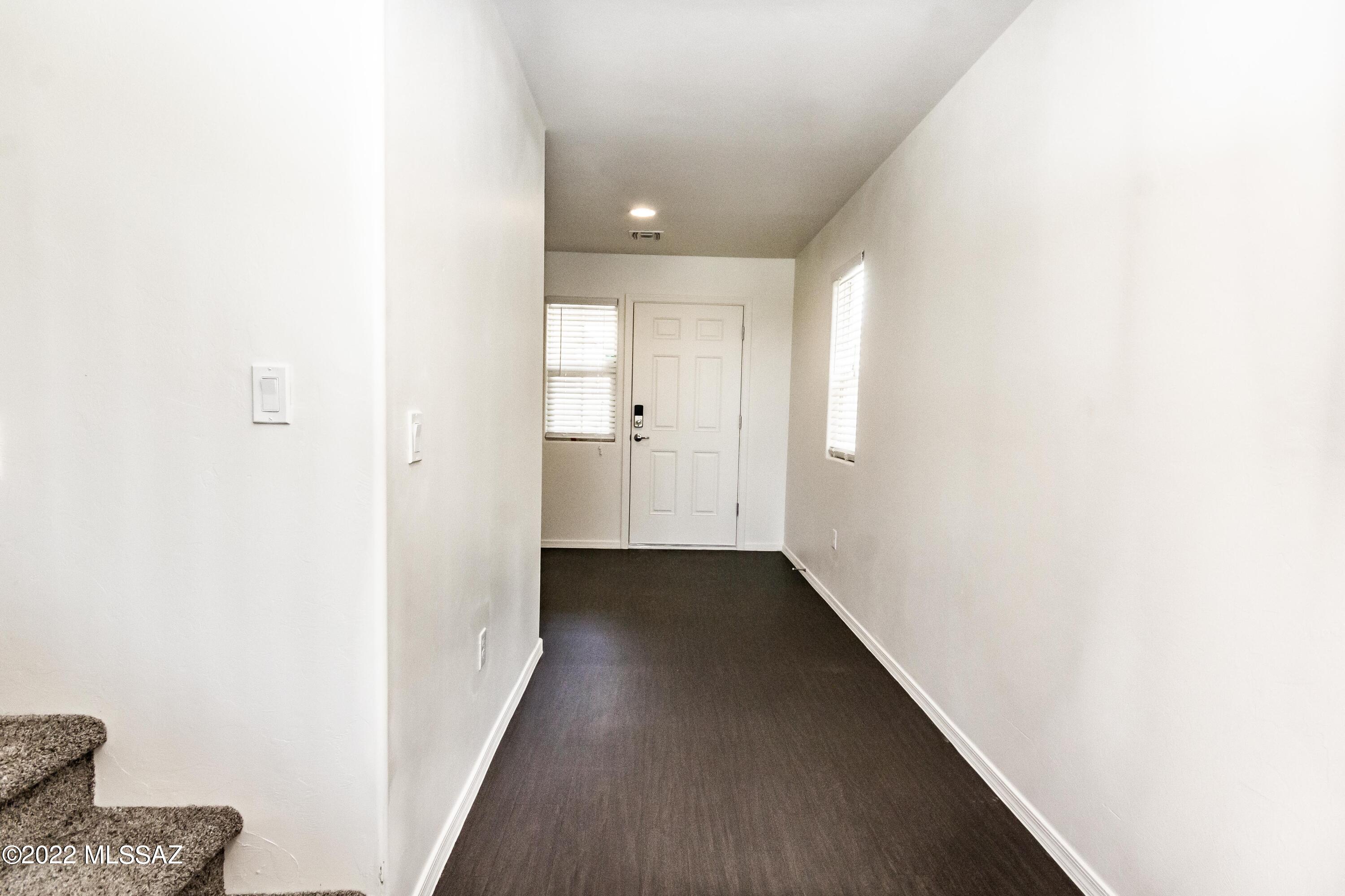 Mountain Vail Estates (136-501) - Residential Lease