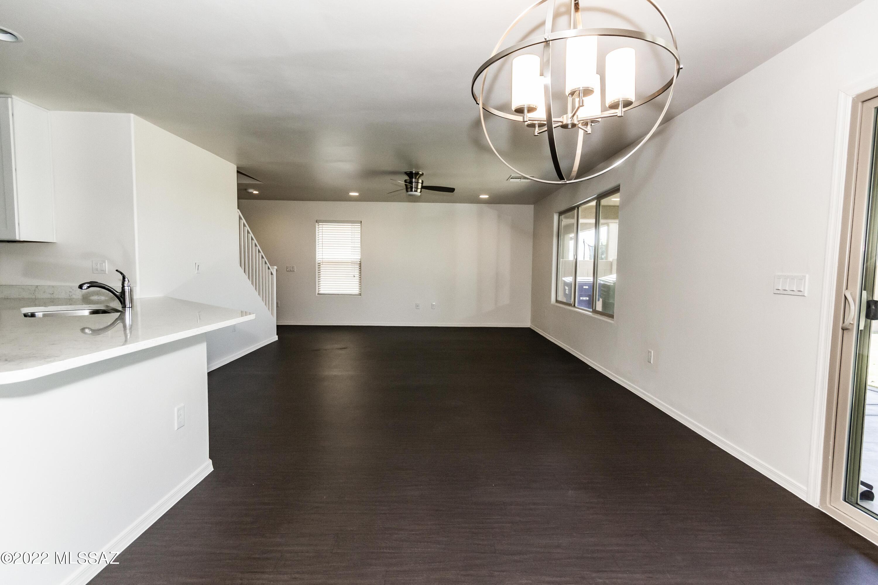 Mountain Vail Estates (136-501) - Residential Lease