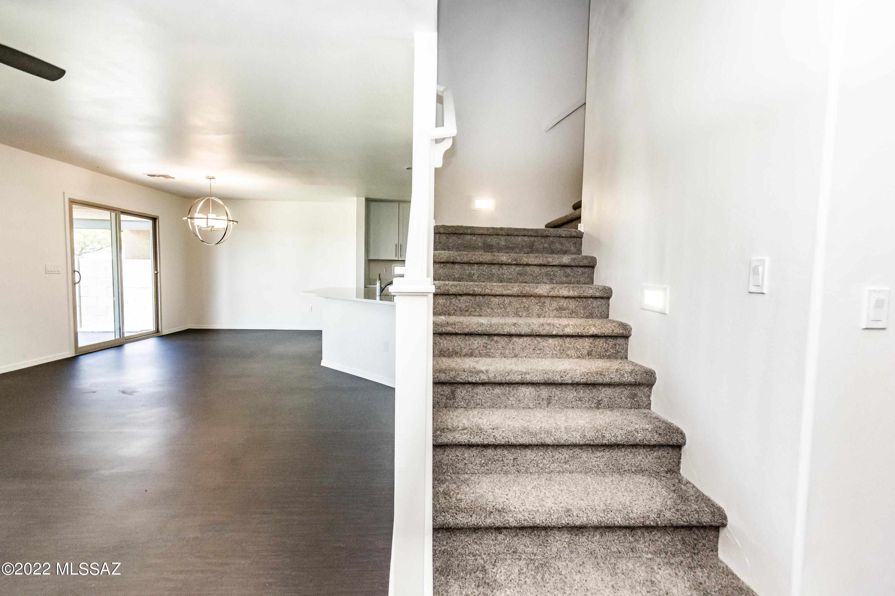 Mountain Vail Estates (136-501) - Residential Lease