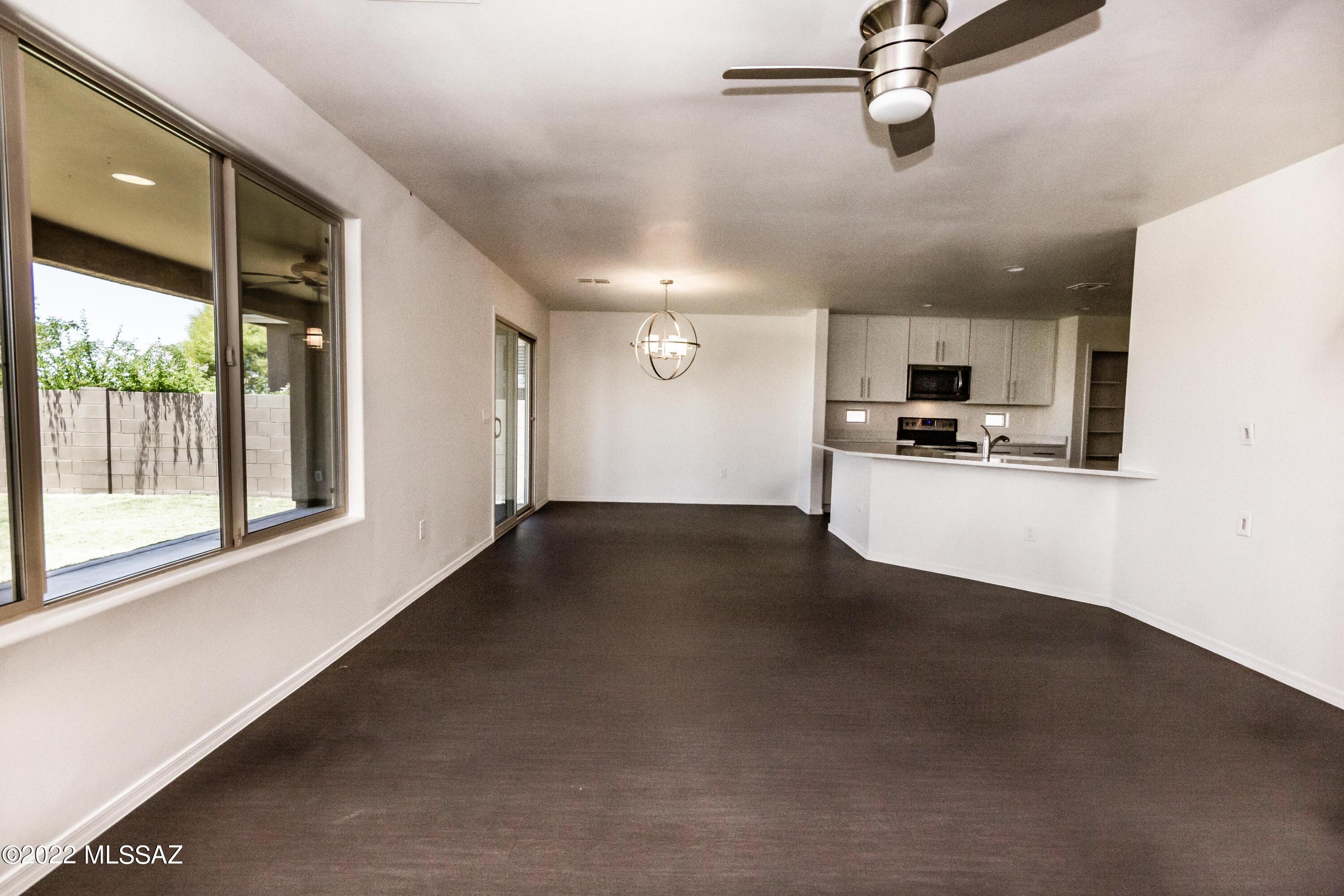 Mountain Vail Estates (136-501) - Residential Lease