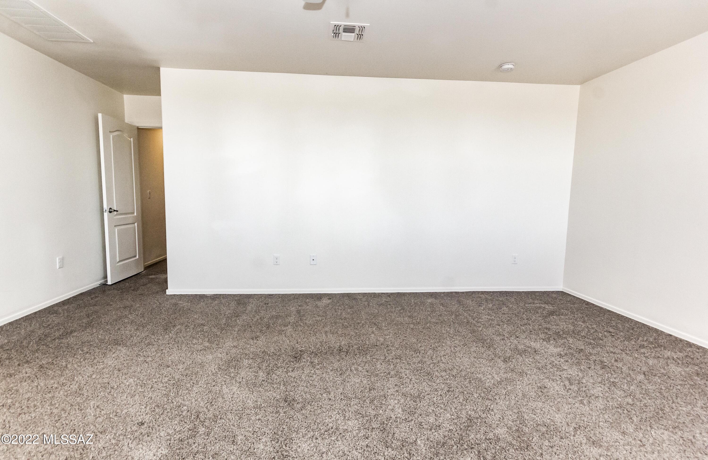 Mountain Vail Estates (136-501) - Residential Lease