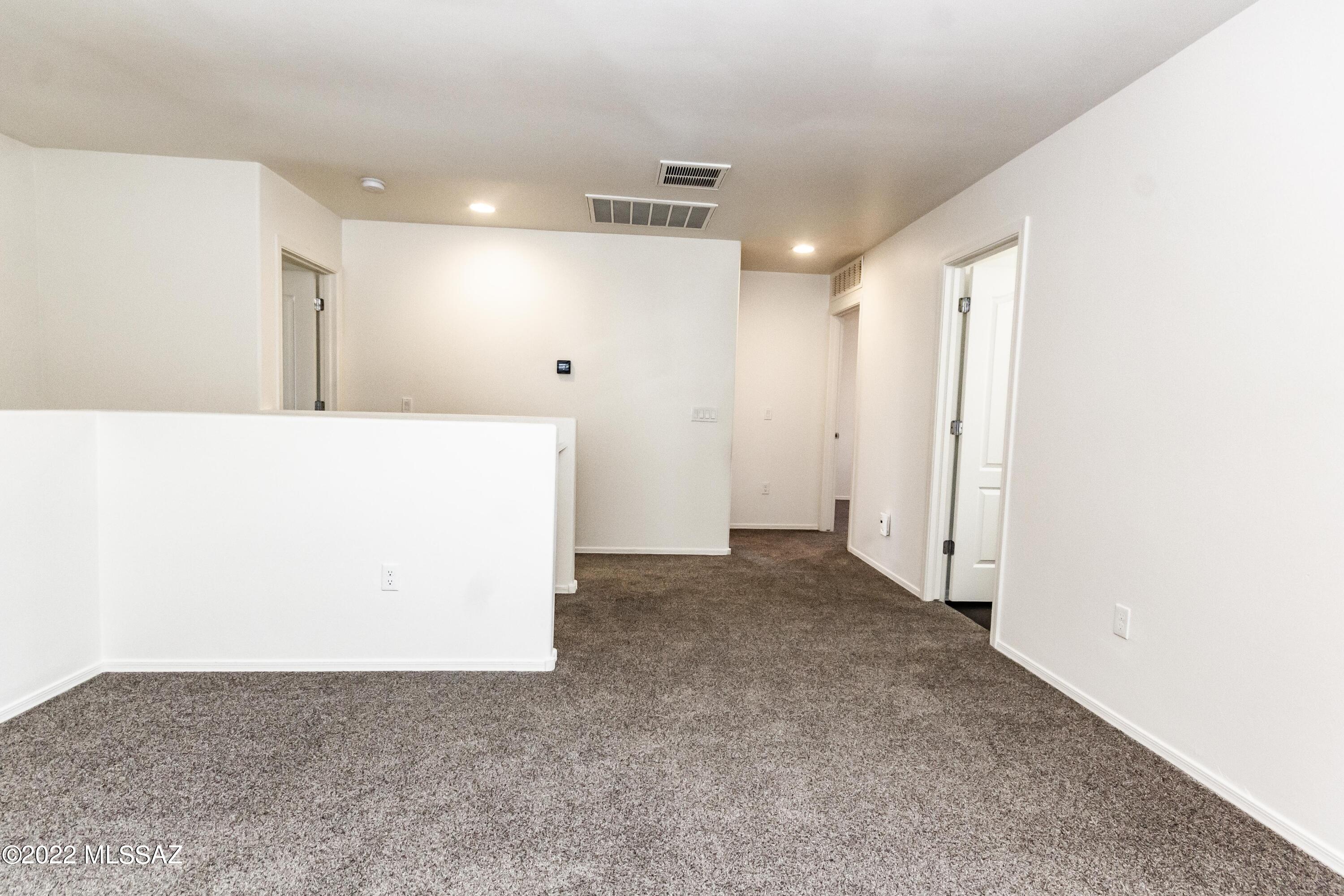 Mountain Vail Estates (136-501) - Residential Lease