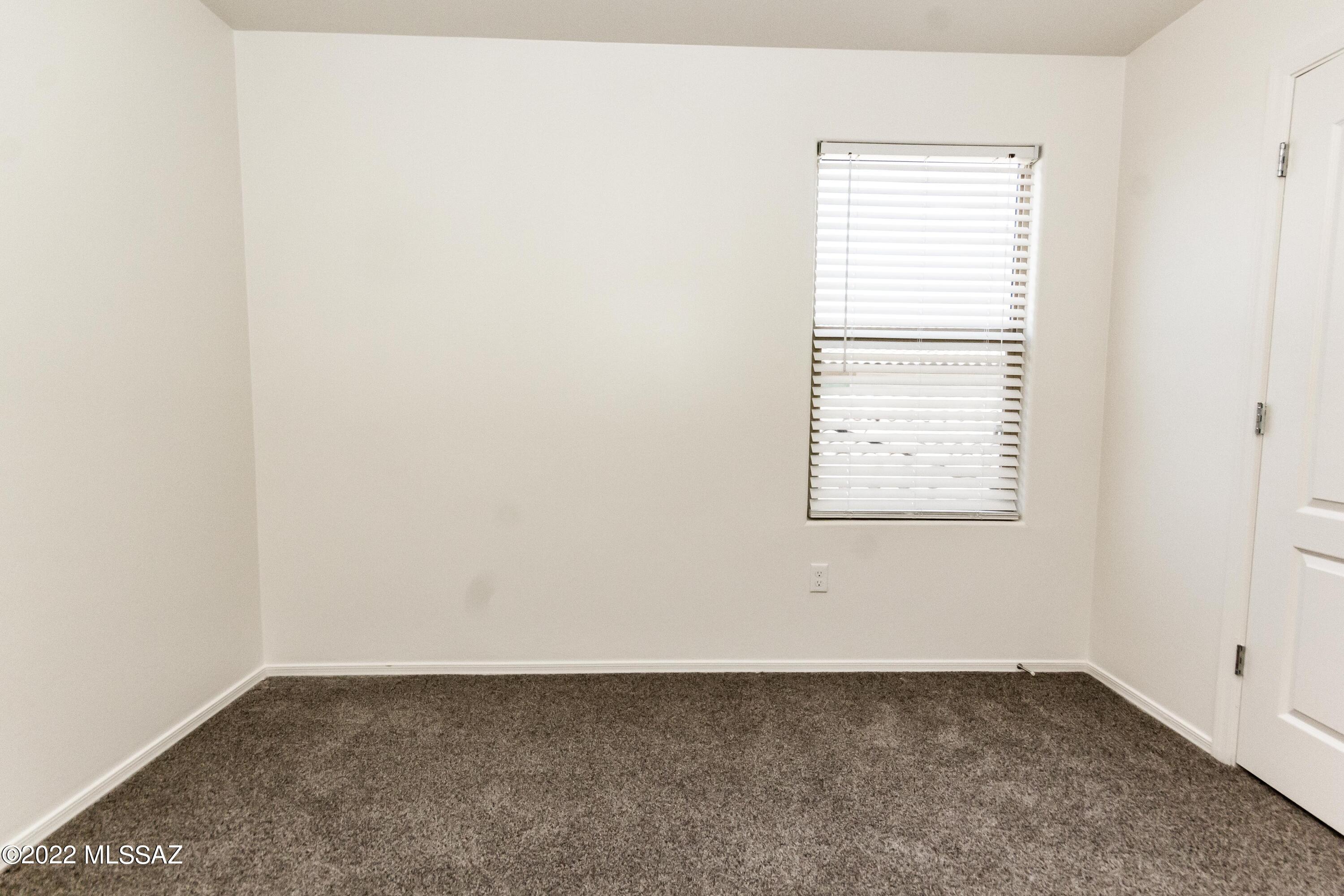 Mountain Vail Estates (136-501) - Residential Lease