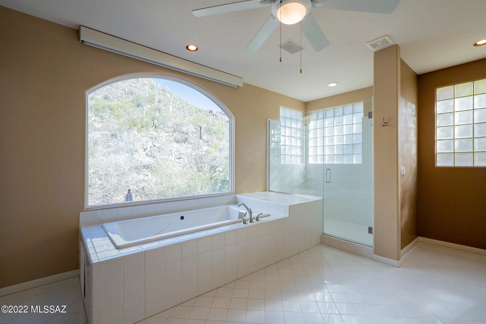 Finisterra III (303-308) - Residential