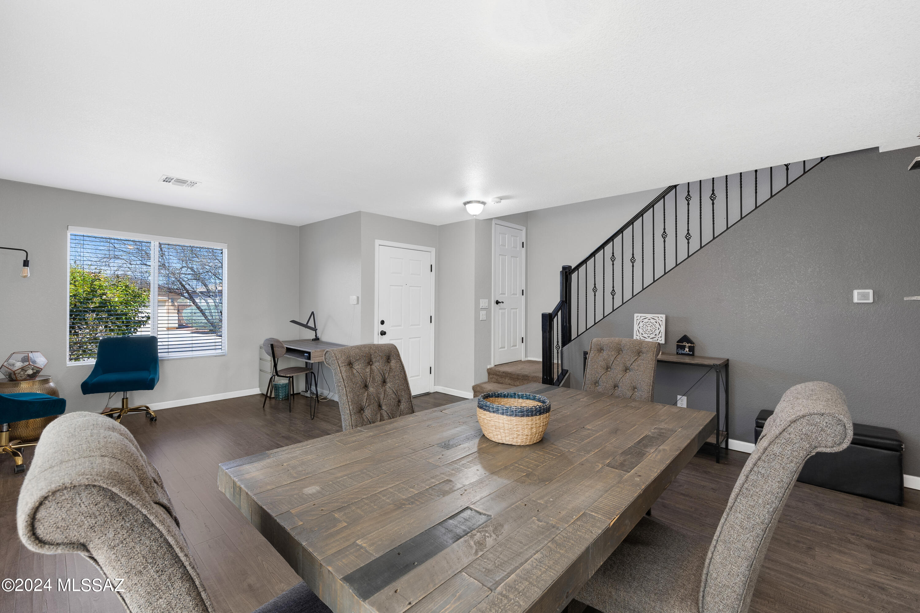 Black Horse (1-411) - Residential