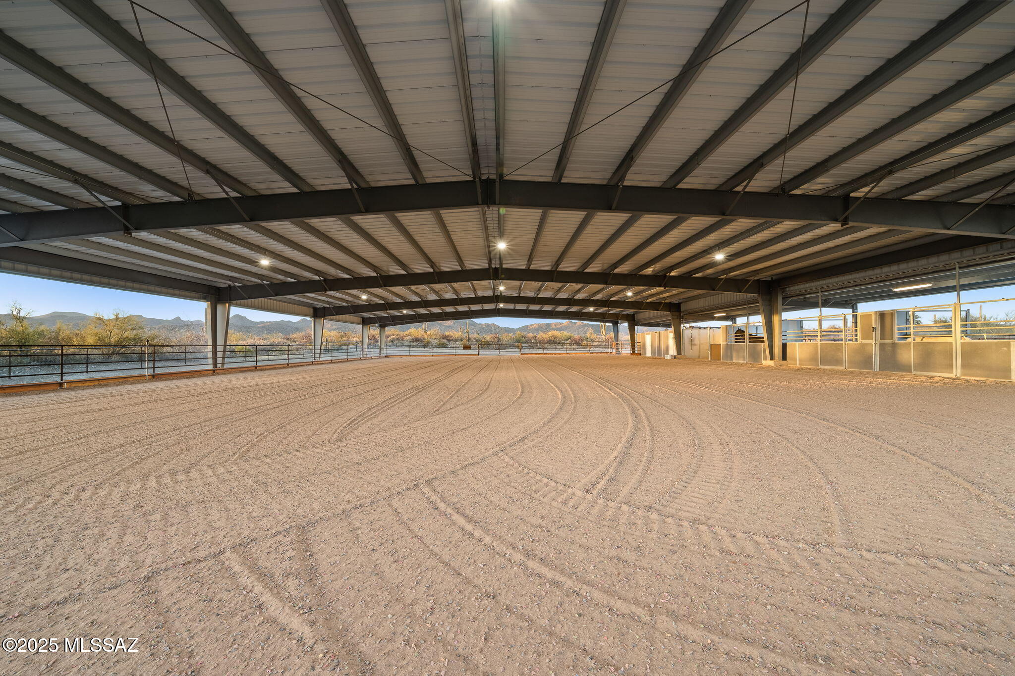 La Cholla Airpark - Residential