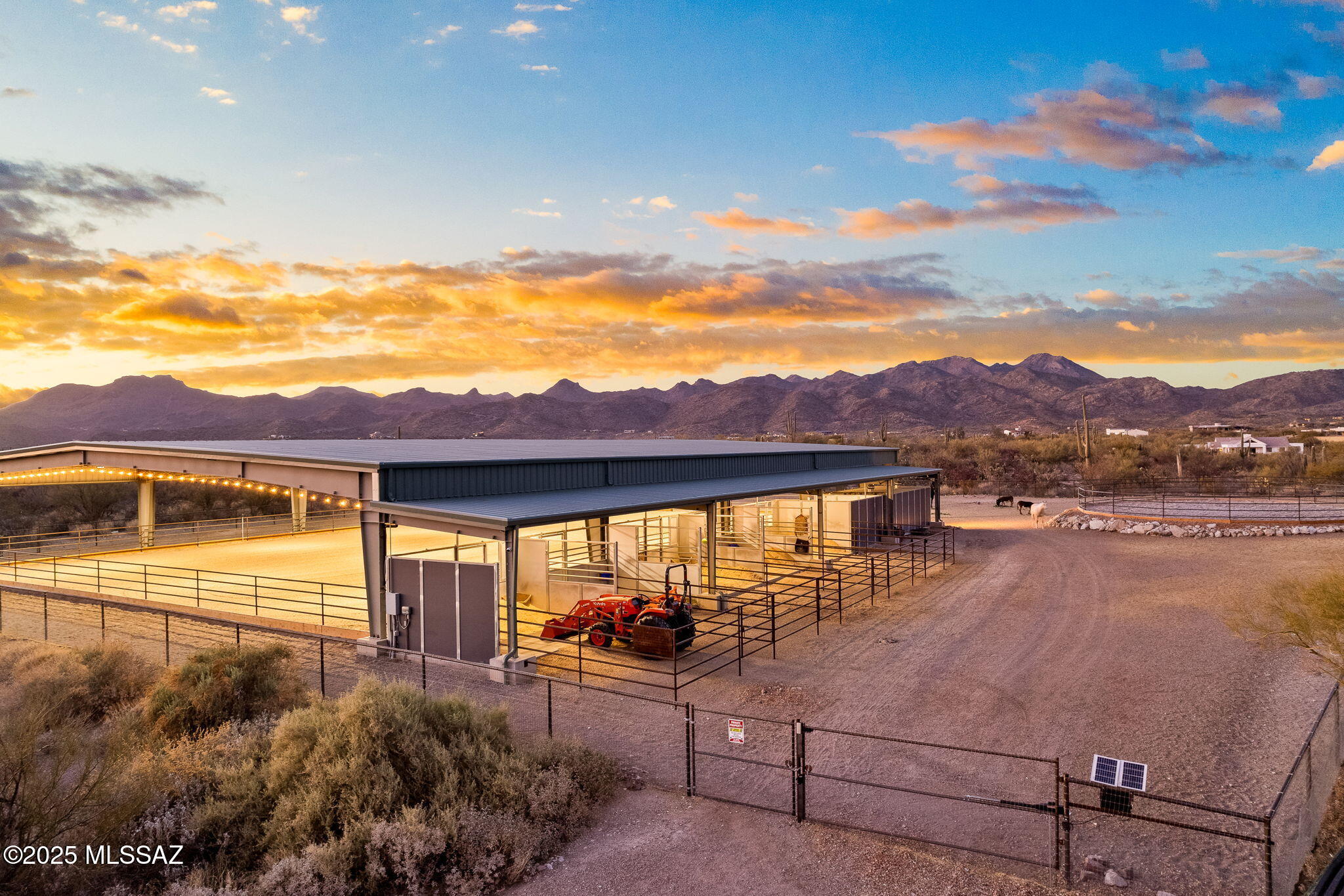 La Cholla Airpark - Residential