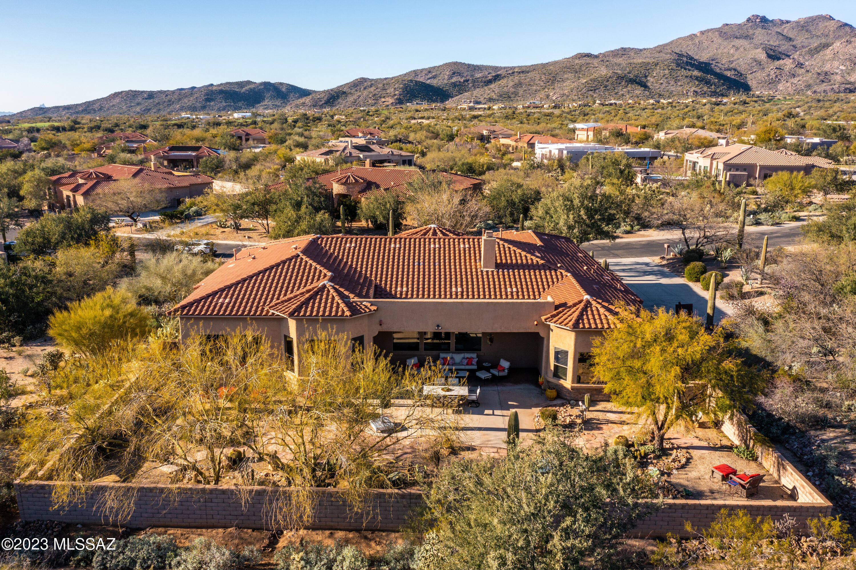 Dos Lagos at Dove Mountain (1-91) - Residential