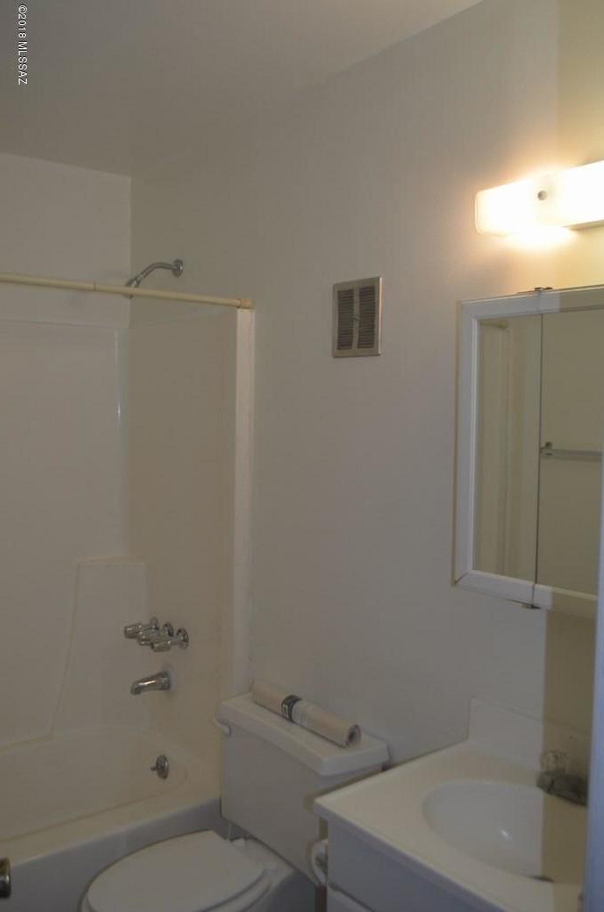 Las Placitas Townhouses - Residential Lease
