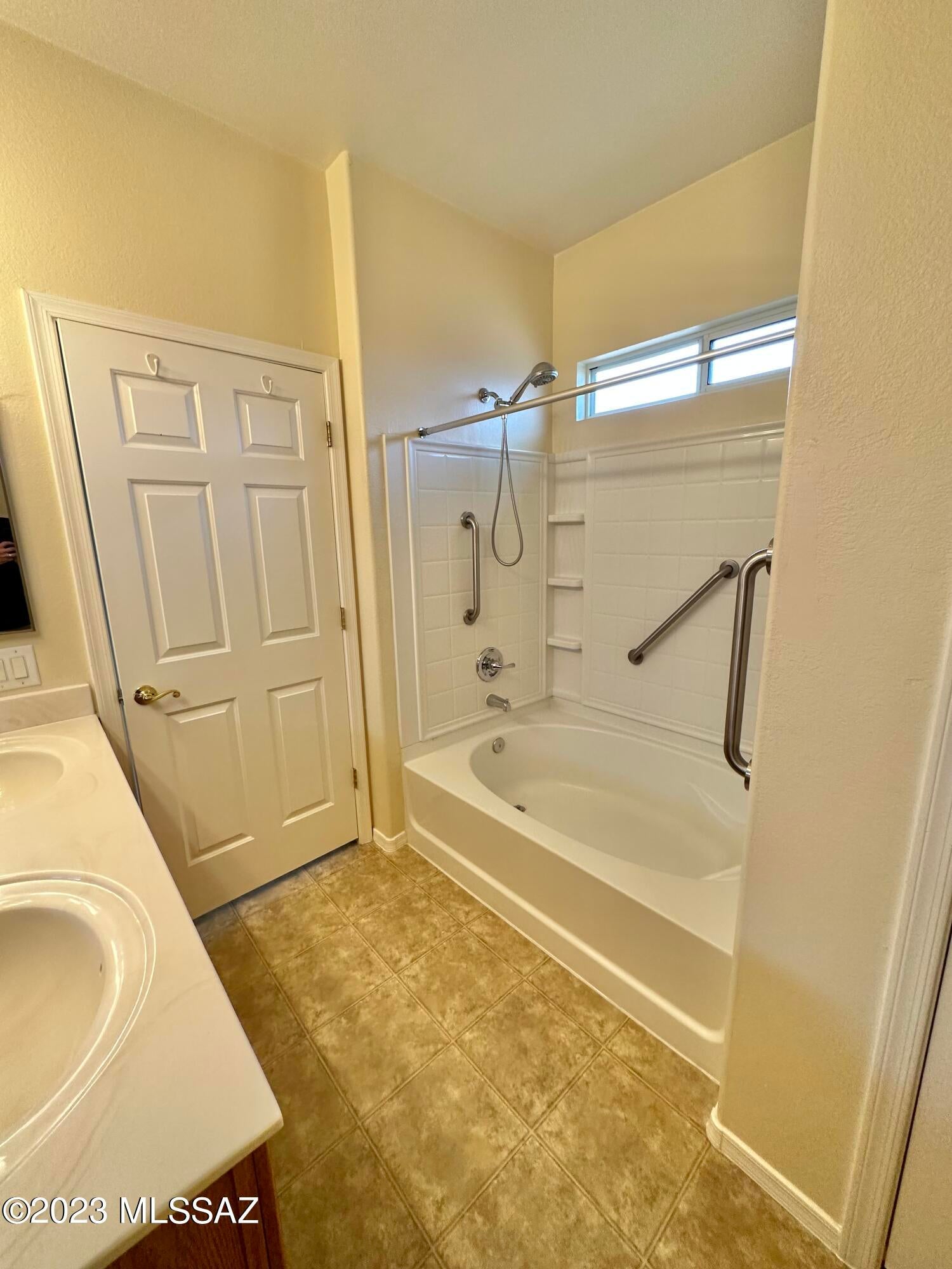Black Horse (1-411) - Residential Lease