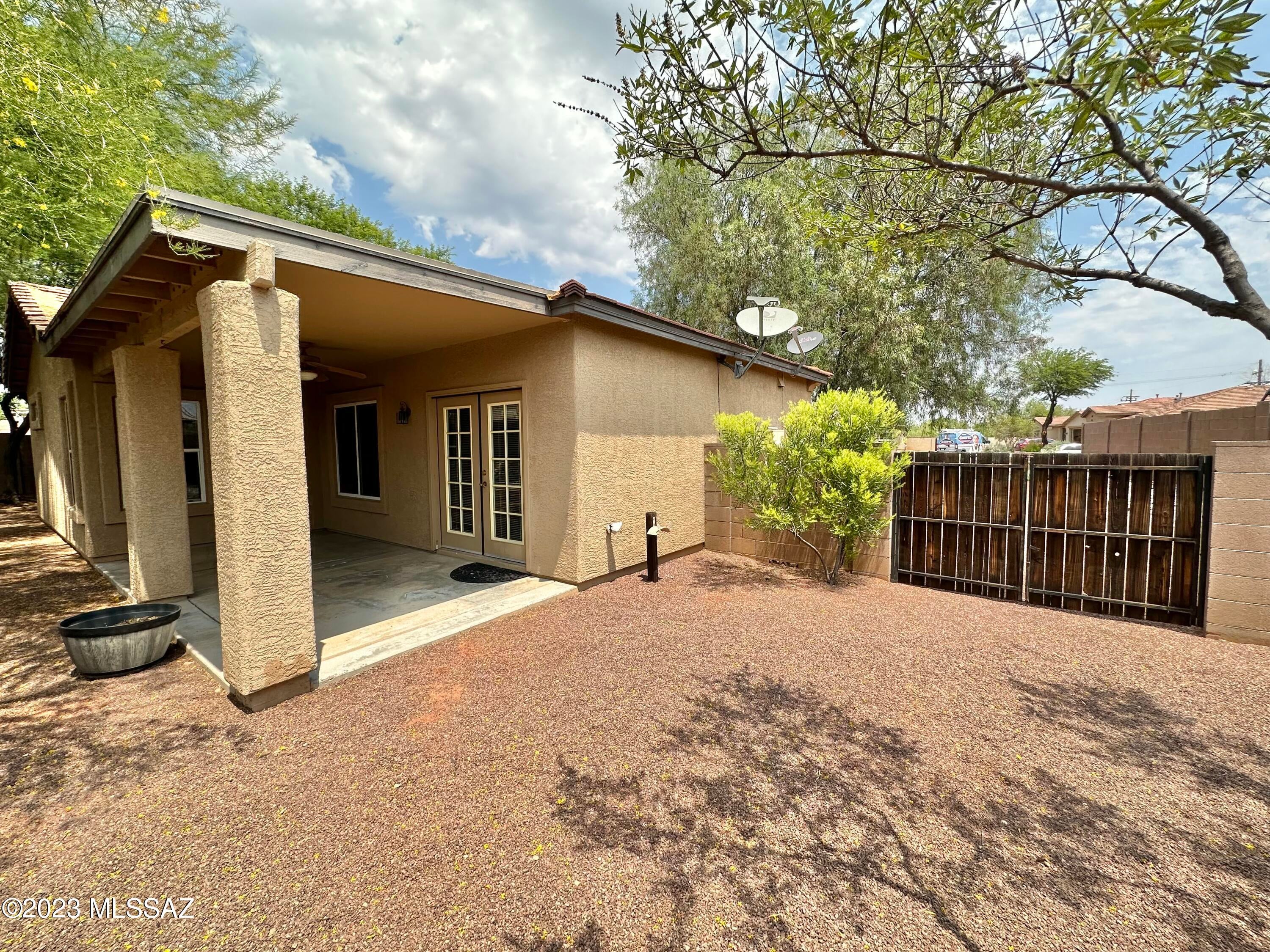 Black Horse (1-411) - Residential Lease