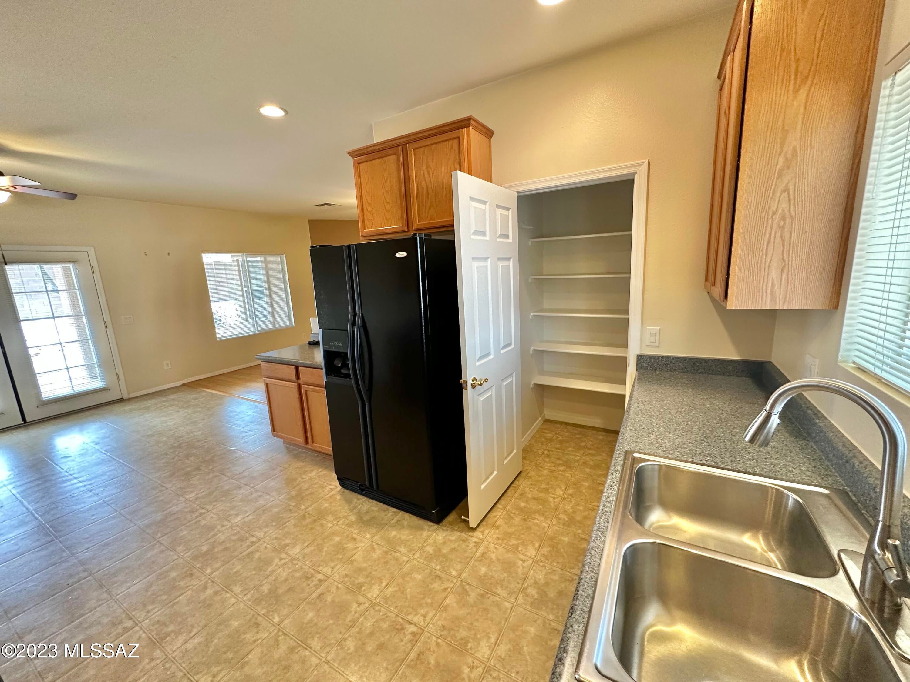 Black Horse (1-411) - Residential Lease