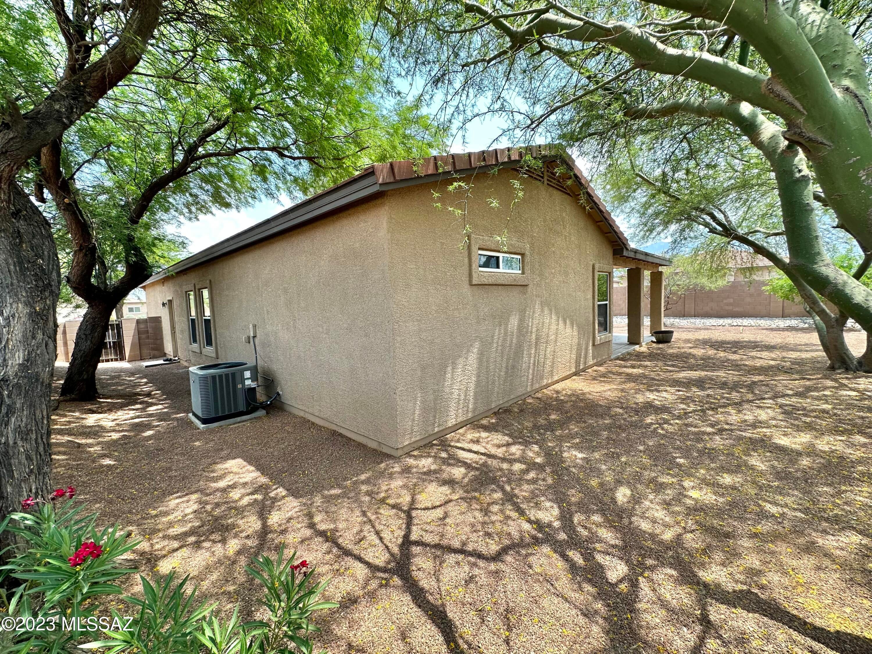 Black Horse (1-411) - Residential Lease