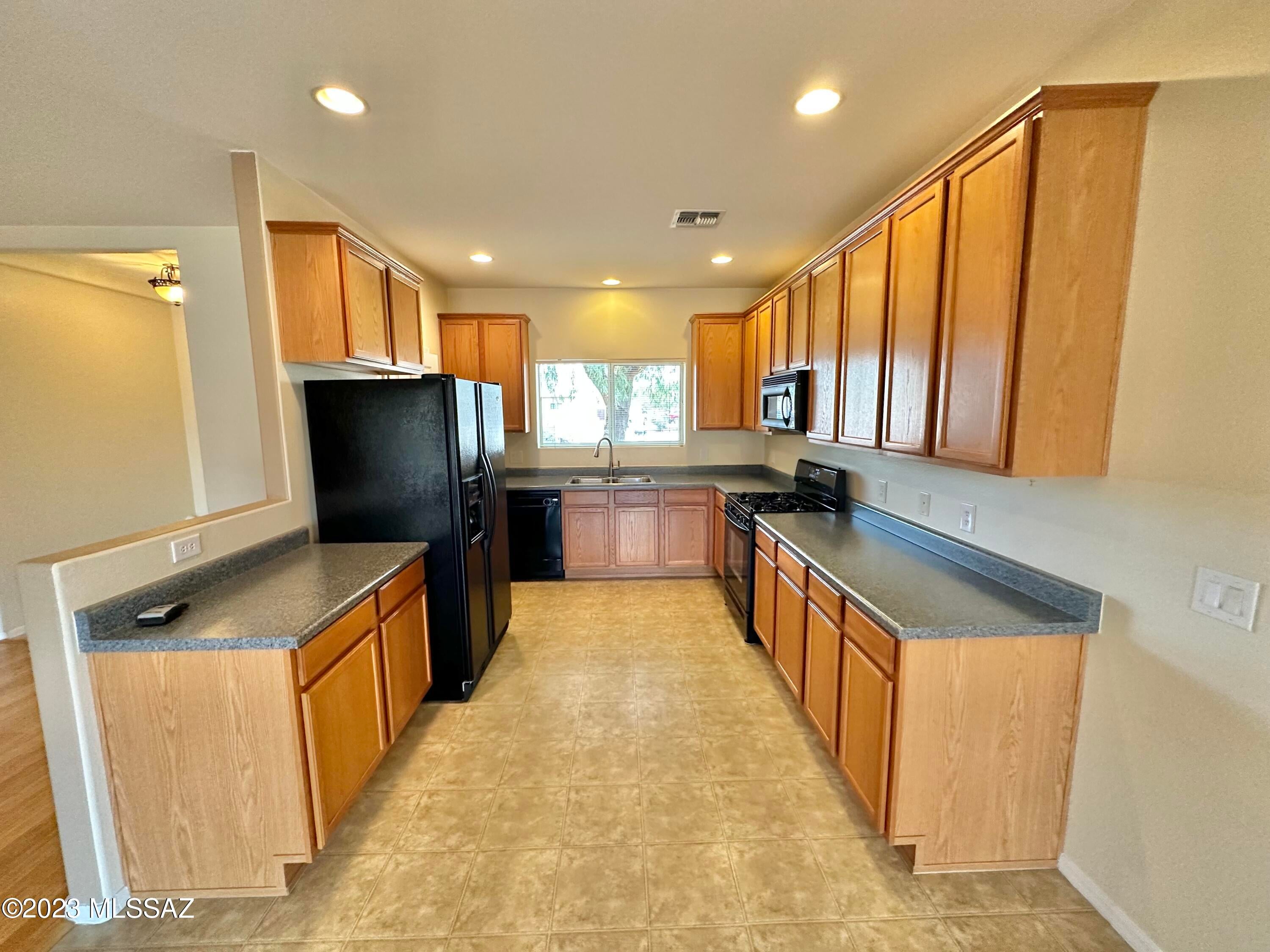 Black Horse (1-411) - Residential Lease