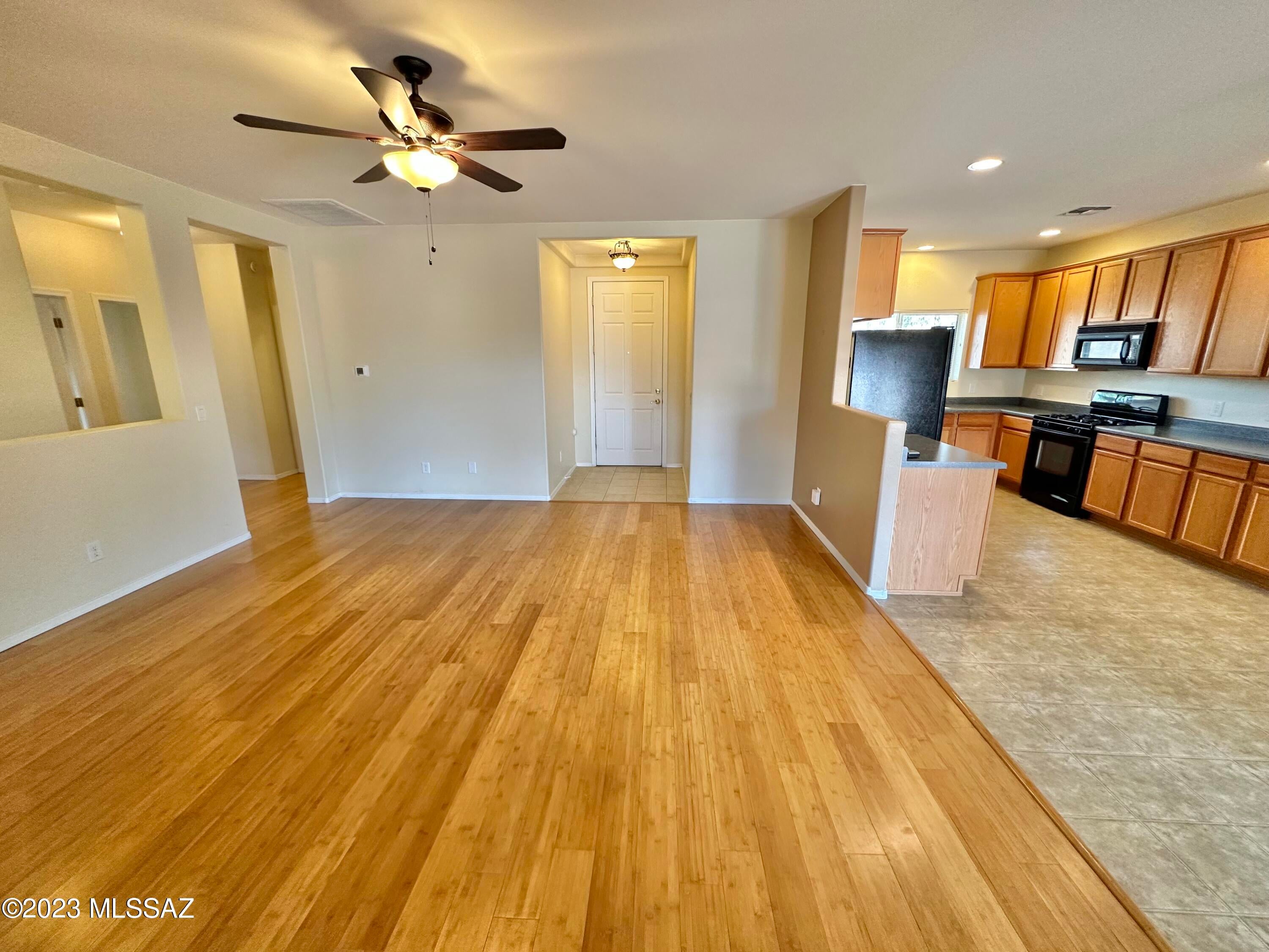 Black Horse (1-411) - Residential Lease
