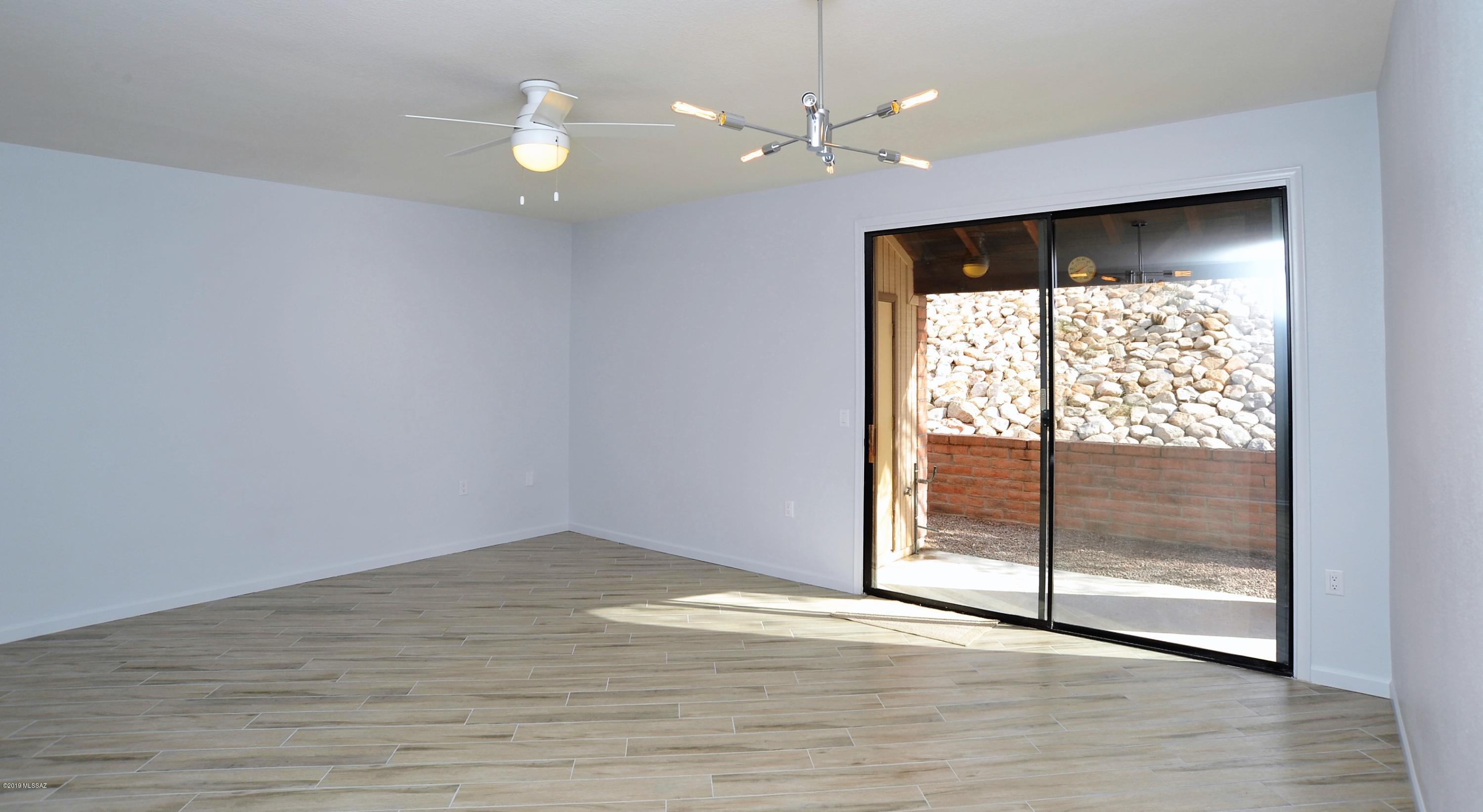 La Cholla Hills(1-313) - Residential