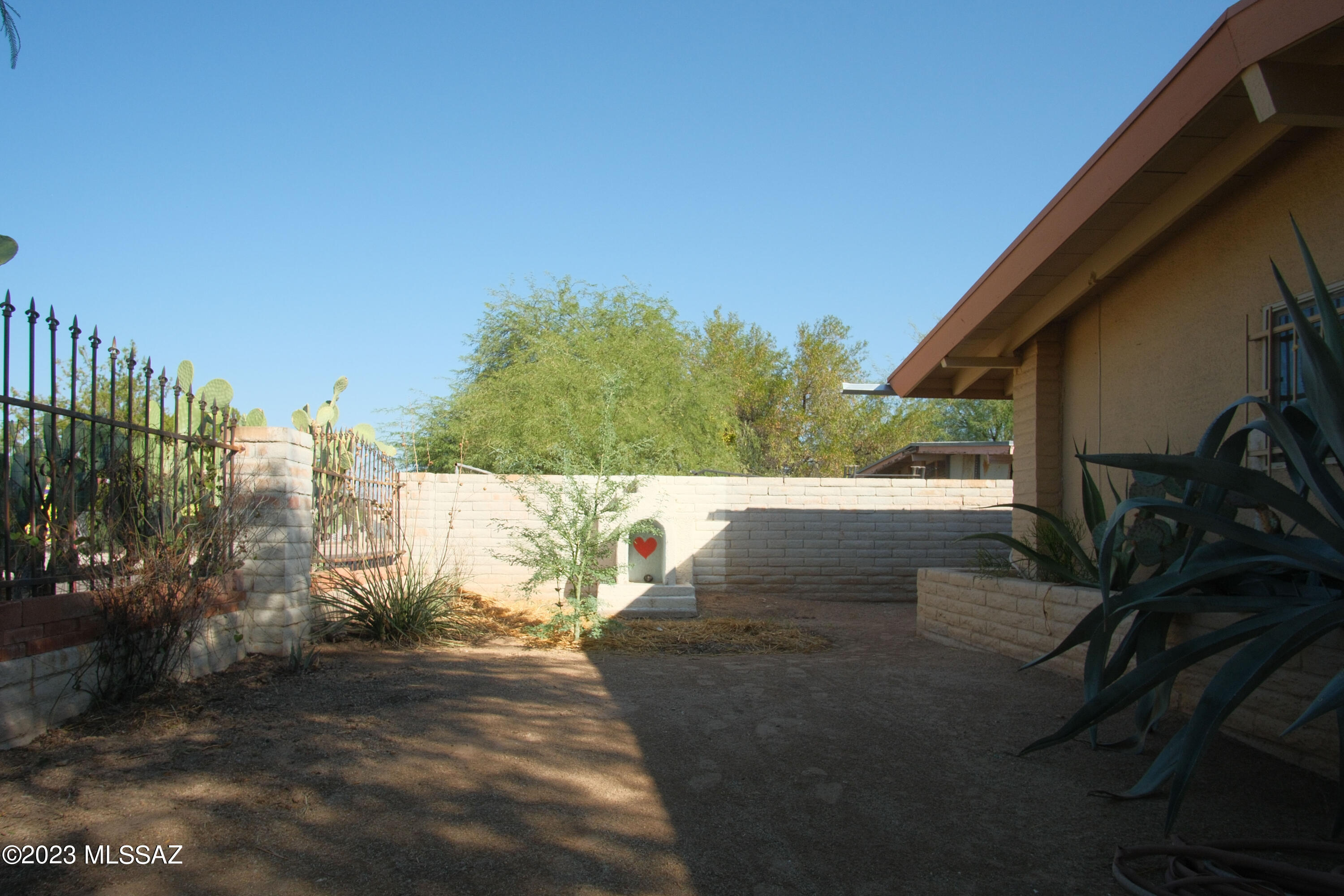 Pueblo Gardens - Residential