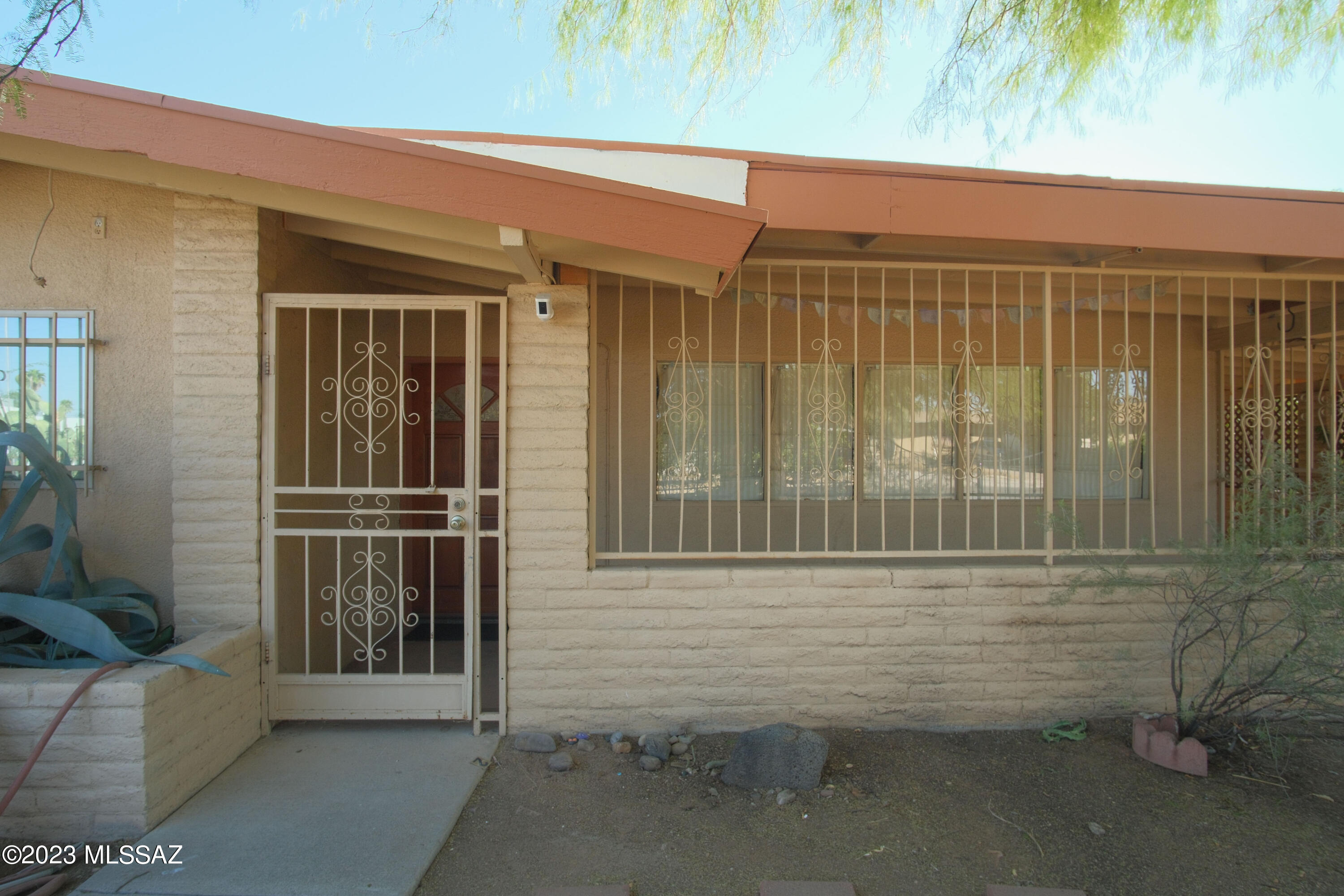 Pueblo Gardens - Residential